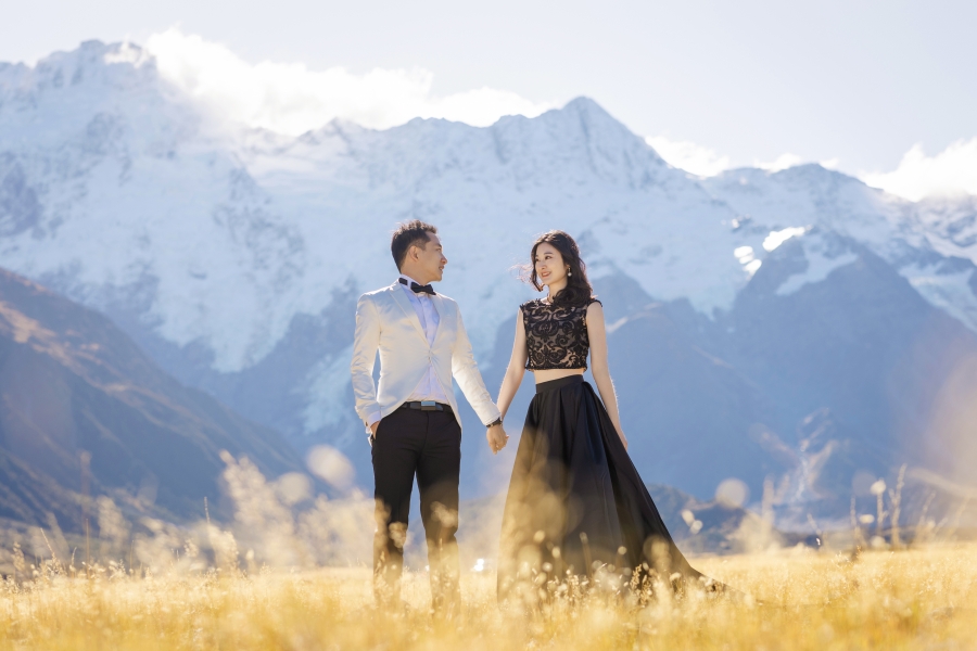 Autumn Adventure: Terry & Maggie's Unique Pre-Wedding Shoot in New Zealand with a Yellow Biplane by Fei on OneThreeOneFour 26