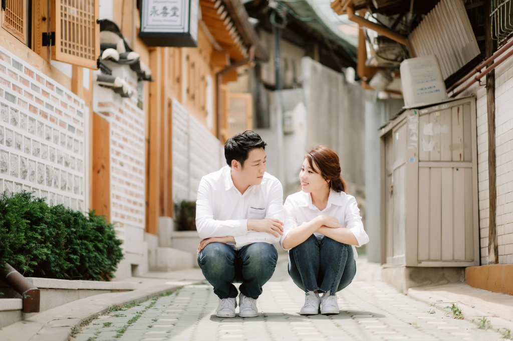 Casual Couple Shoot At Traditional Seochon Village In Korea by Jungyeol on OneThreeOneFour 12