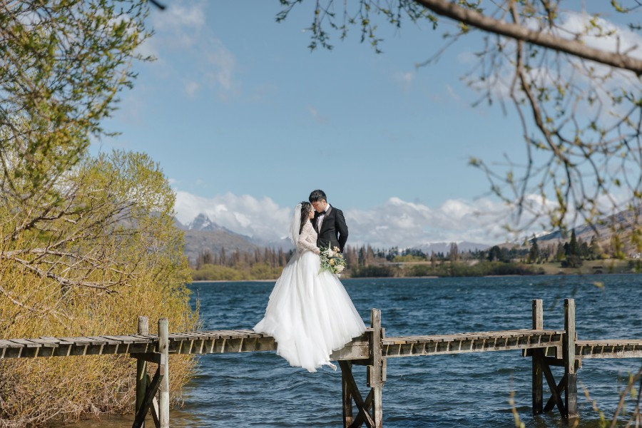 New Zealand Pre-Wedding Photoshoot of P&J: Cherry blossoms, Alpaca farm, Snowy mountain by Fei on OneThreeOneFour 8