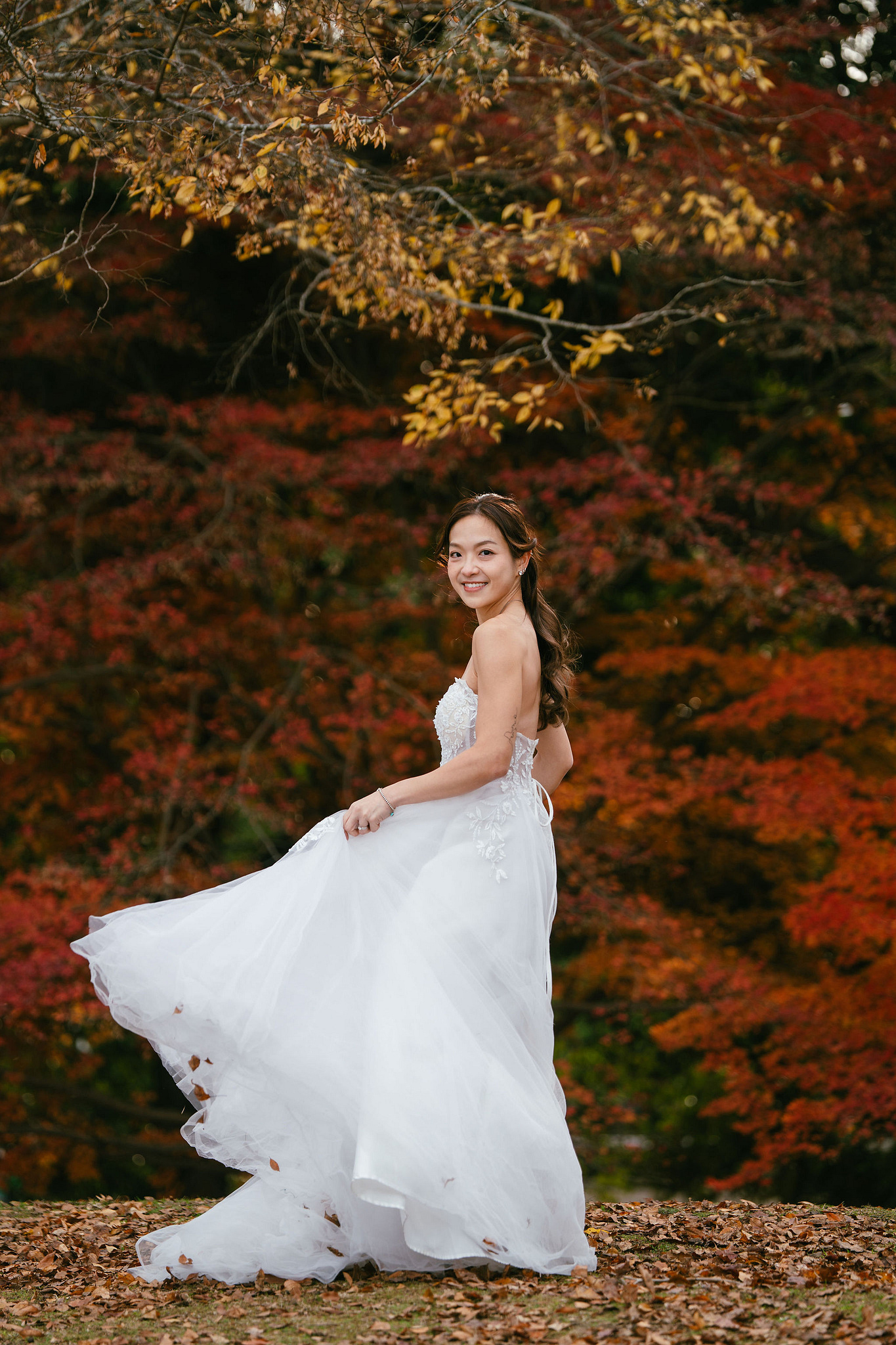 Kyoto Pre-Wedding Photoshoot | Ninenzaka, Nara Deer Park & Mt. Wakakusa at Nara Deer Park pre-wedding photo