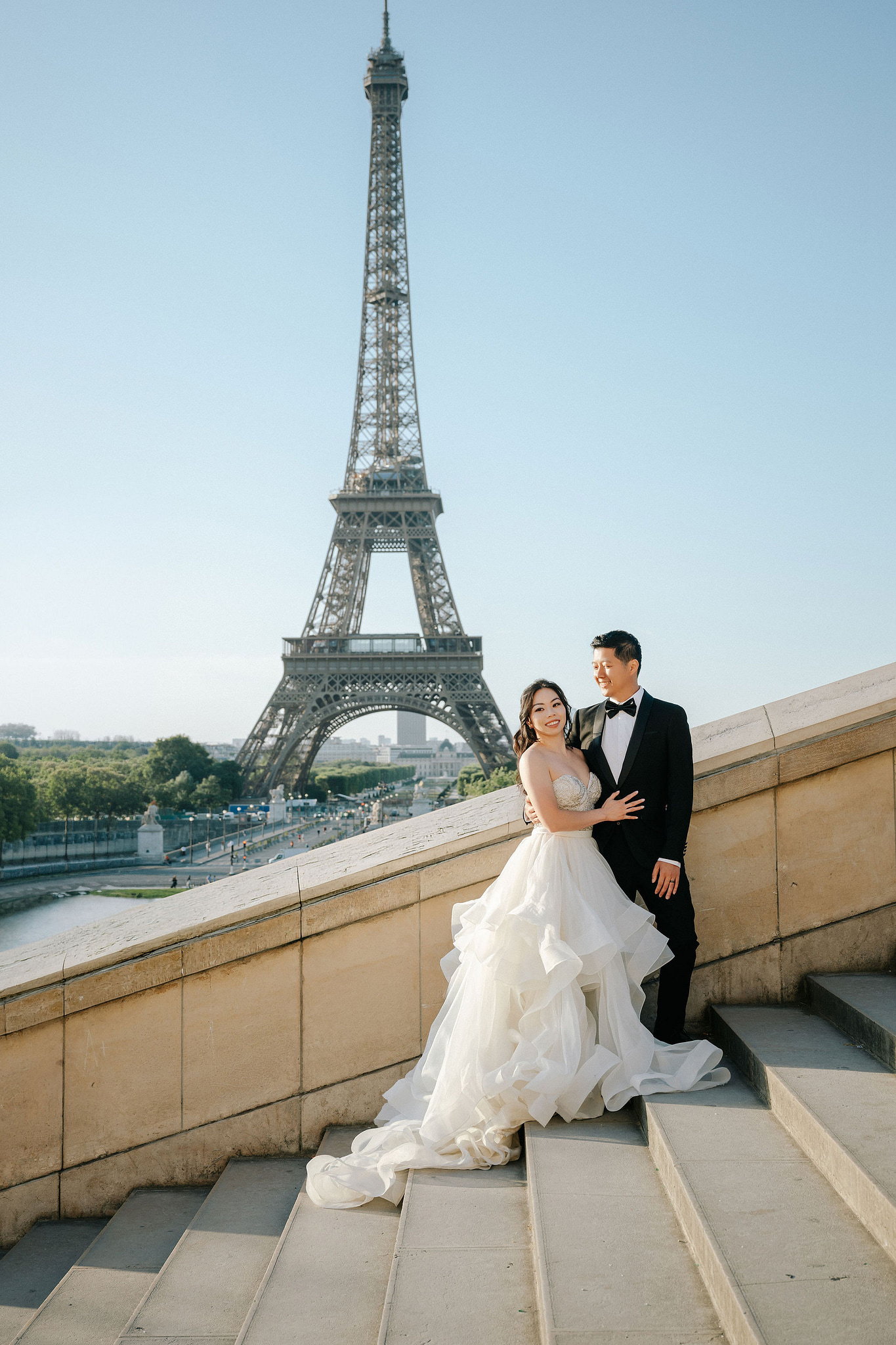 Paris Pre-Wedding Photoshoot | Place du Trocadéro, Port Debilly, Louvre, Parisian Streets & Bir-Hakeim Bridge at Place du Trocadéro pre-wedding photo