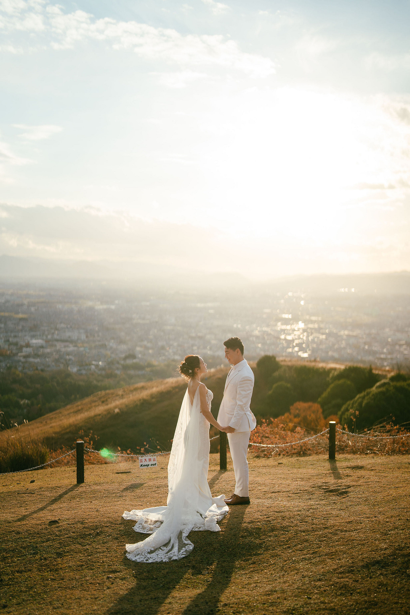 Kyoto Pre-Wedding Photoshoot | Ninenzaka, Nara Deer Park & Mt. Wakakusa at Mt. Wakakusa pre-wedding photo