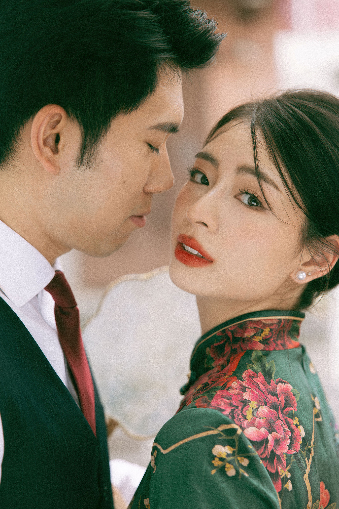 Taiwan Pre-Wedding Photoshoot Traditional Garden Qi Pao Experience Yangmingshan Vintage Night Market Shoot at Historic Garden pre-wedding photo