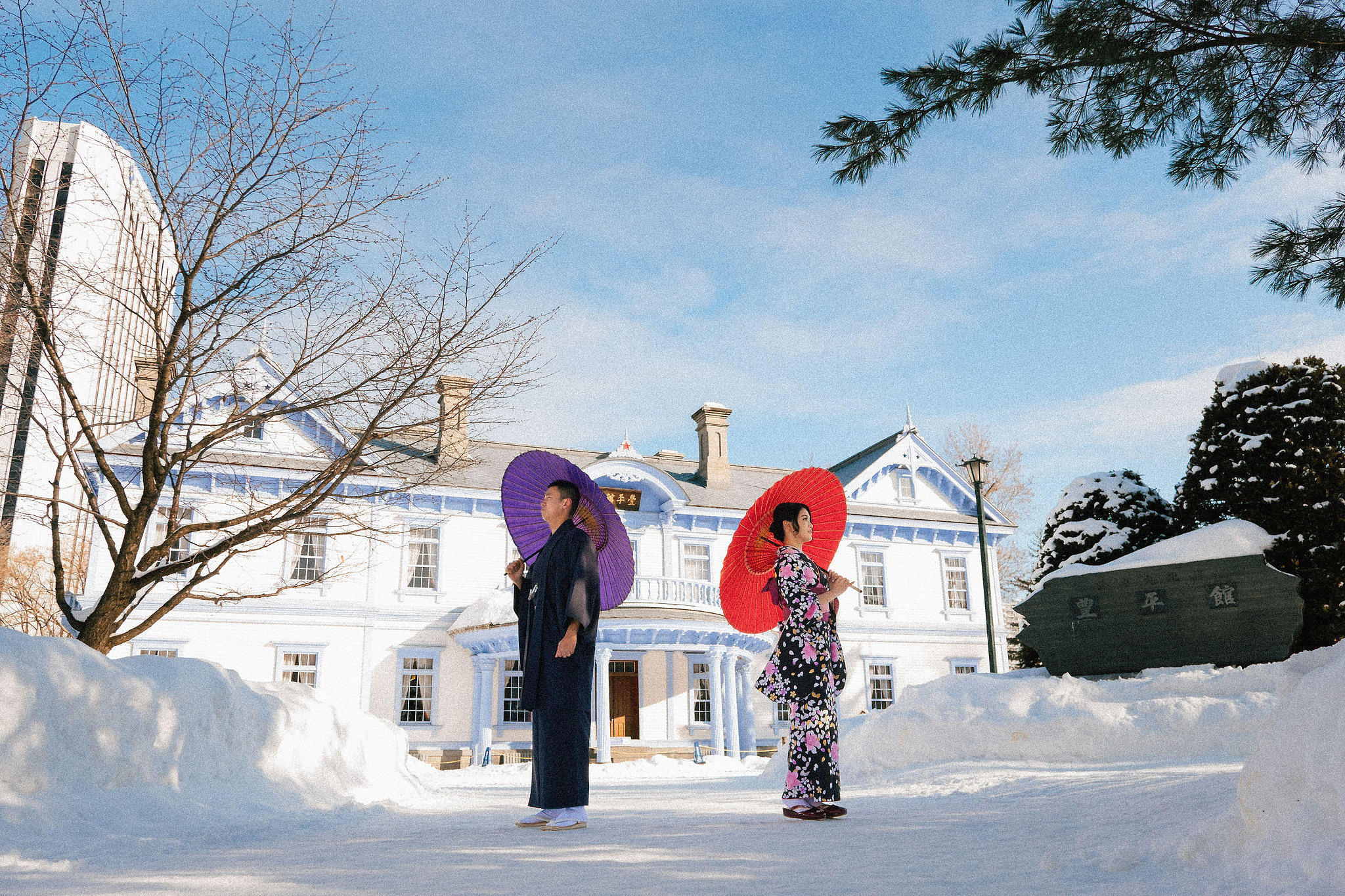 Hokkaido Pre-Wedding Photoshoot with Iyahiko Shrine, Nakajima Park, Moerenuma Park & Otaru Canal at Yahiko Shrine pre-wedding photo