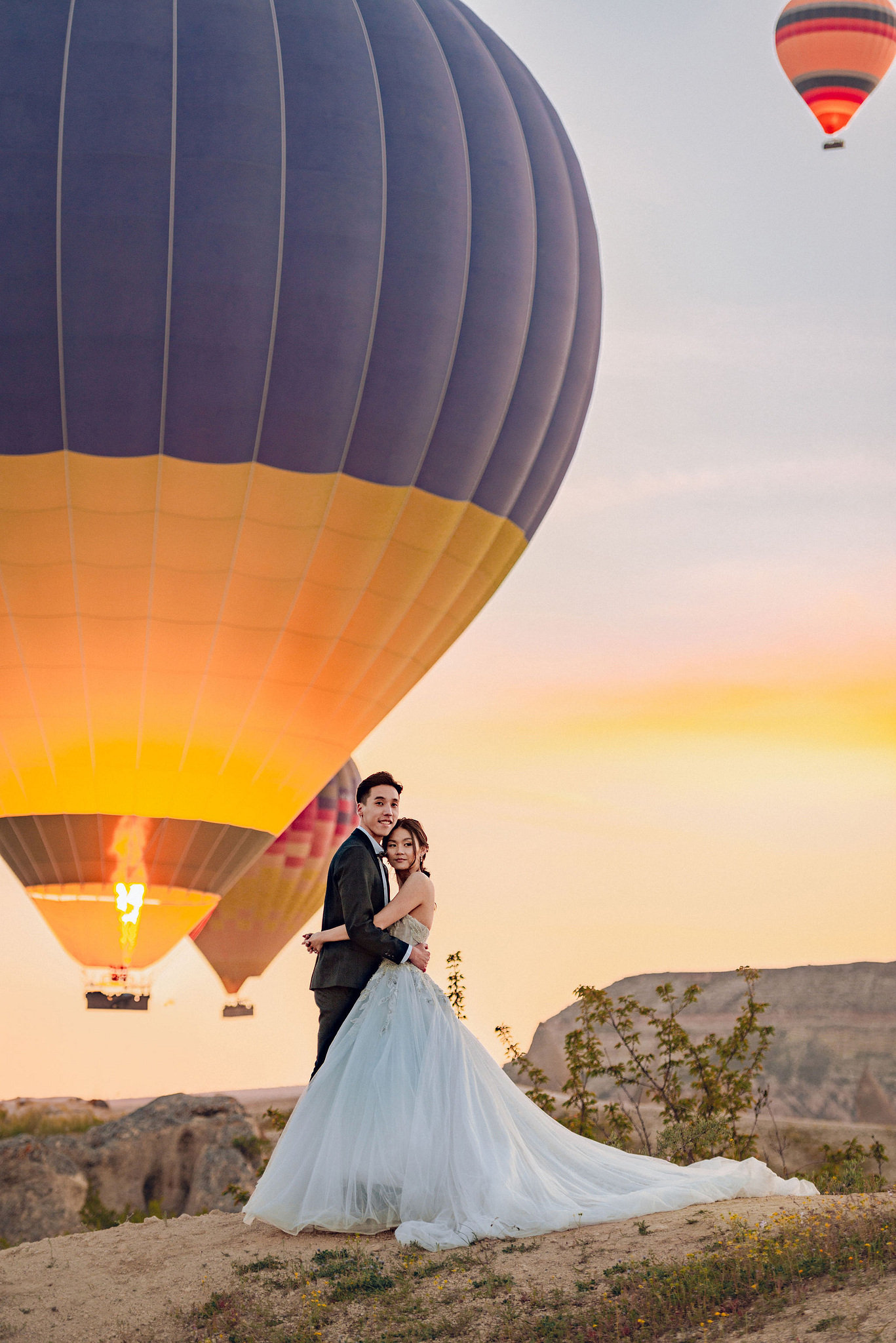 Cappadocia Pre-Wedding Photoshoot | Love Valley, Rooftop Terrace, Horse Ranch & Canyon at Valley pre-wedding photo