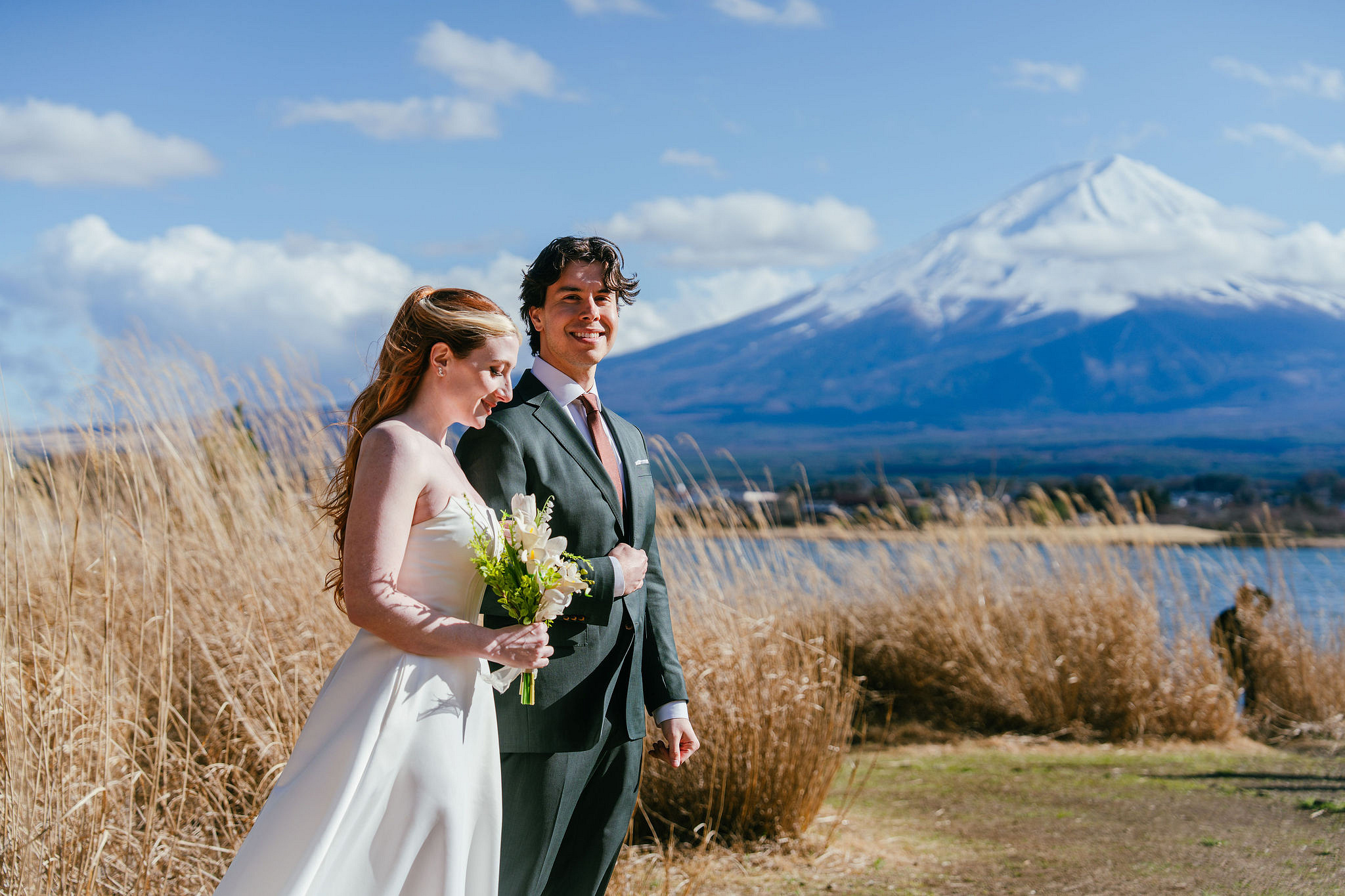 Tokyo & Mt. Fuji Pre-Wedding Photoshoot | Tokyo Garden Shrine, Lake Kawaguchiko & Shinjuku Street at Lake Kawaguchiko pre-wedding photo