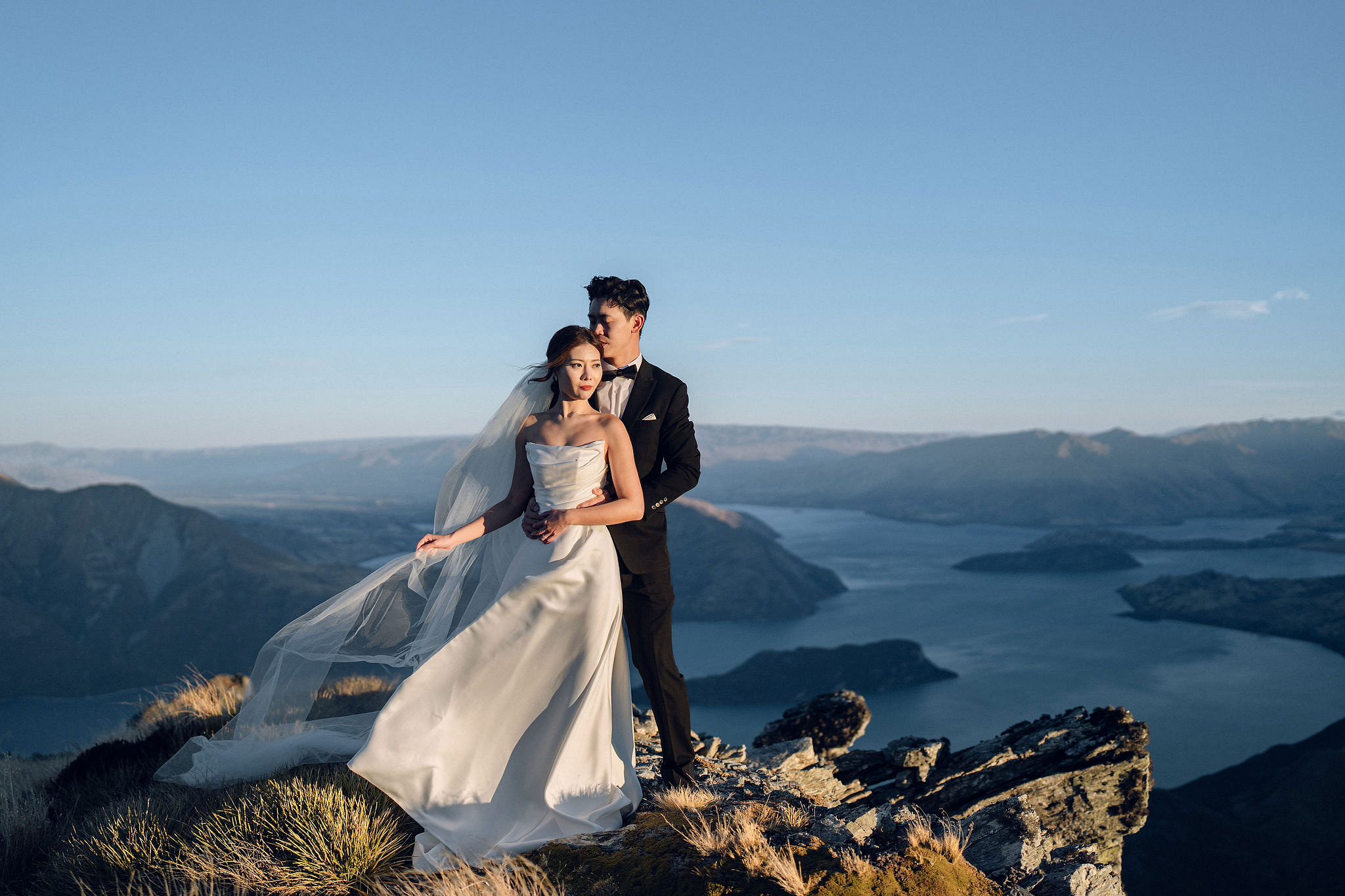 New Zealand Autumn Pre-Wedding Photoshoot Twin Peak Skippers Canyon Alpaca Farm Hilltop Cardrona Night Shoot Kombi Van at Twin Peak pre-wedding photo
