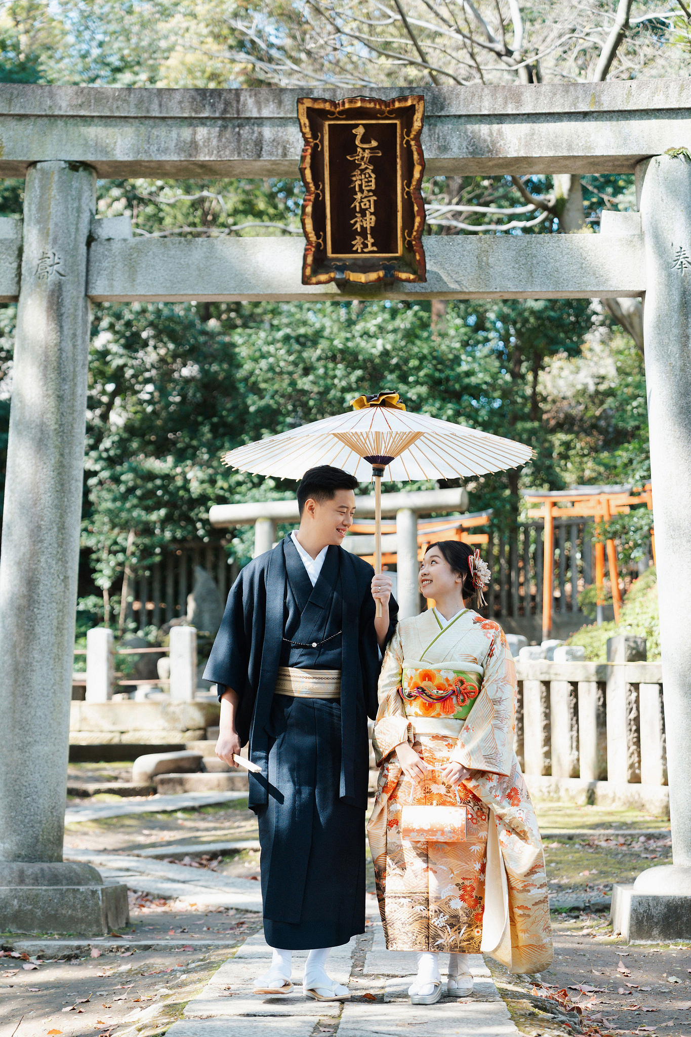 Tokyo & Mt Fuji Pre-Wedding Photoshoot | Tokyo Shrine, Chureito Pagoda & Lake Kawaguchiko at Tokyo Shrine pre-wedding photo