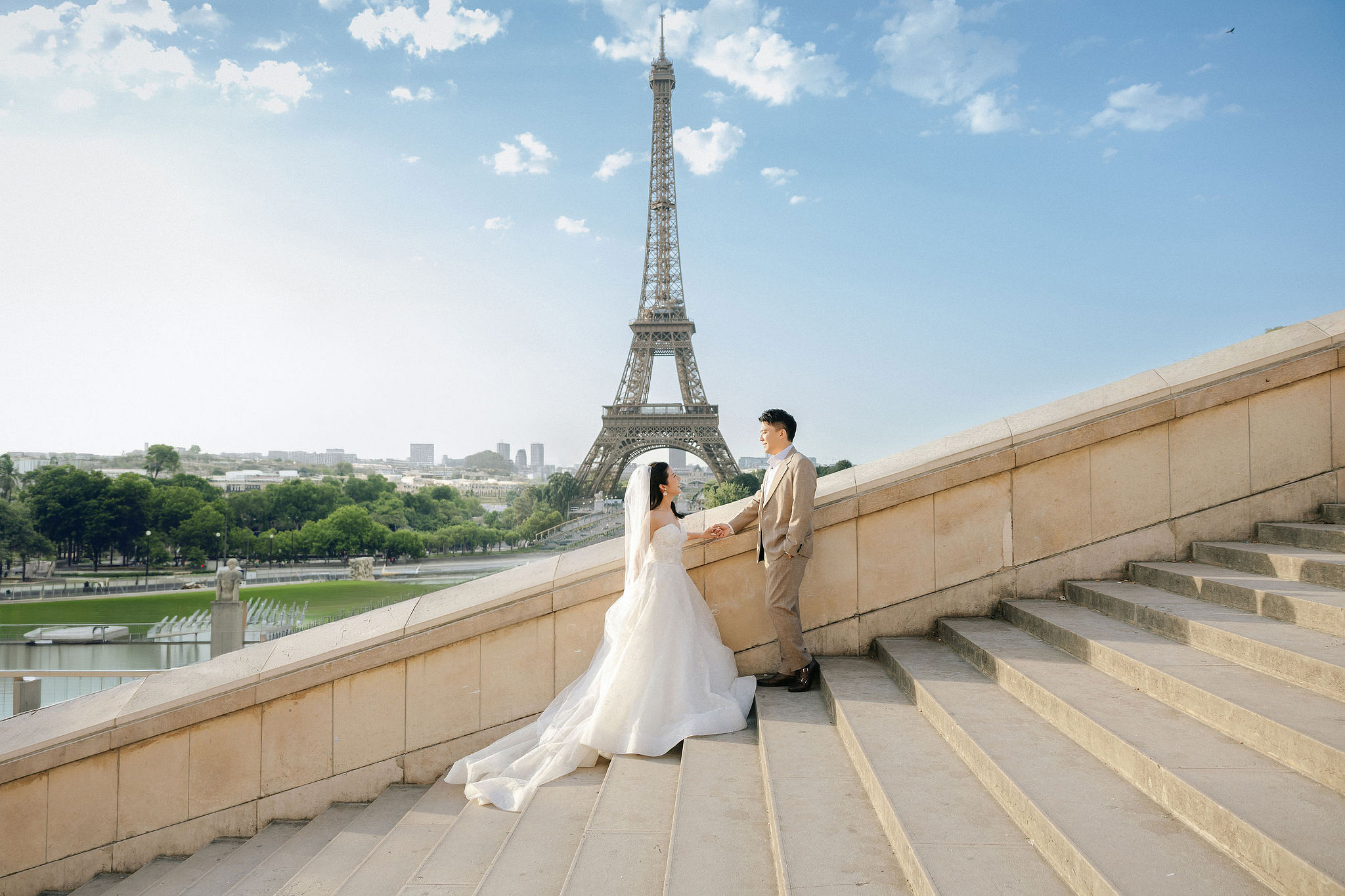 Paris Pre-Wedding Photoshoot | Place du Trocadéro, Bir-Hakeim Bridge & Parisian Streets at Place du Trocadéro pre-wedding photo
