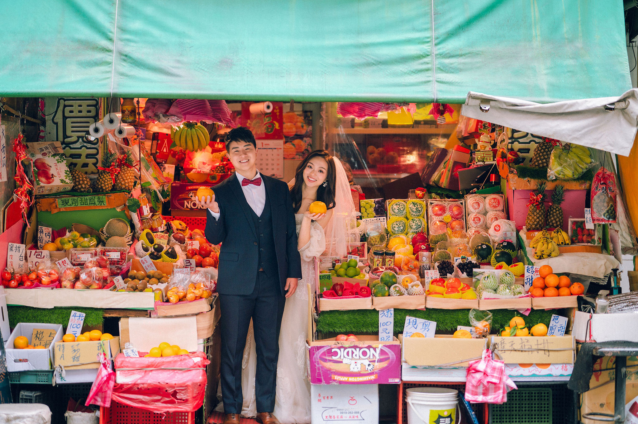 Taiwan Pre-Wedding Photoshoot | Dadaocheng, Nanjing Road & Huaxi Street at Dadaocheng pre-wedding photo