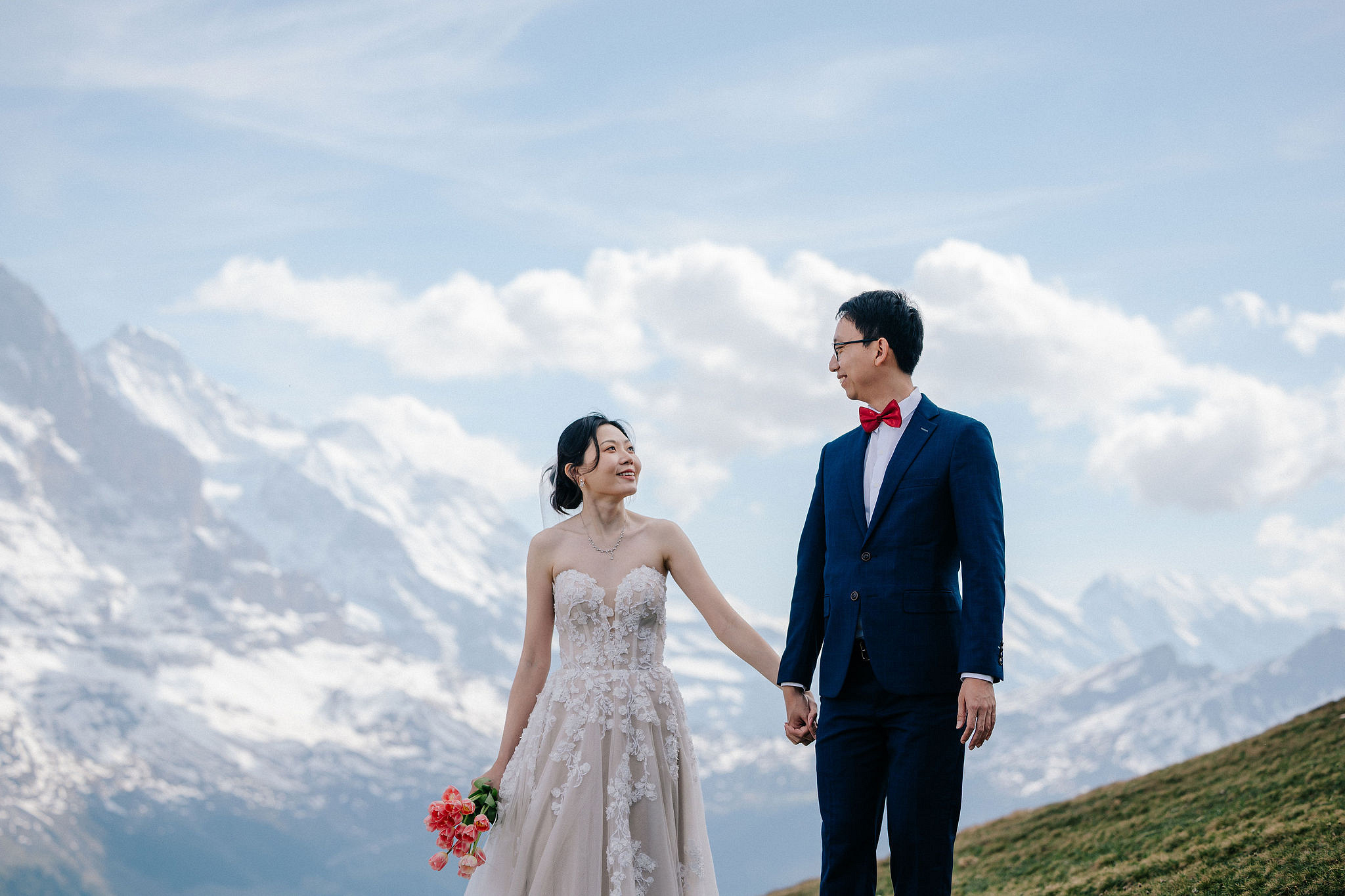Switzerland Pre-Wedding Photoshoot | Grindelwald First & Grindelwald Village & Lake Brienz at Grindelwald First pre-wedding photo