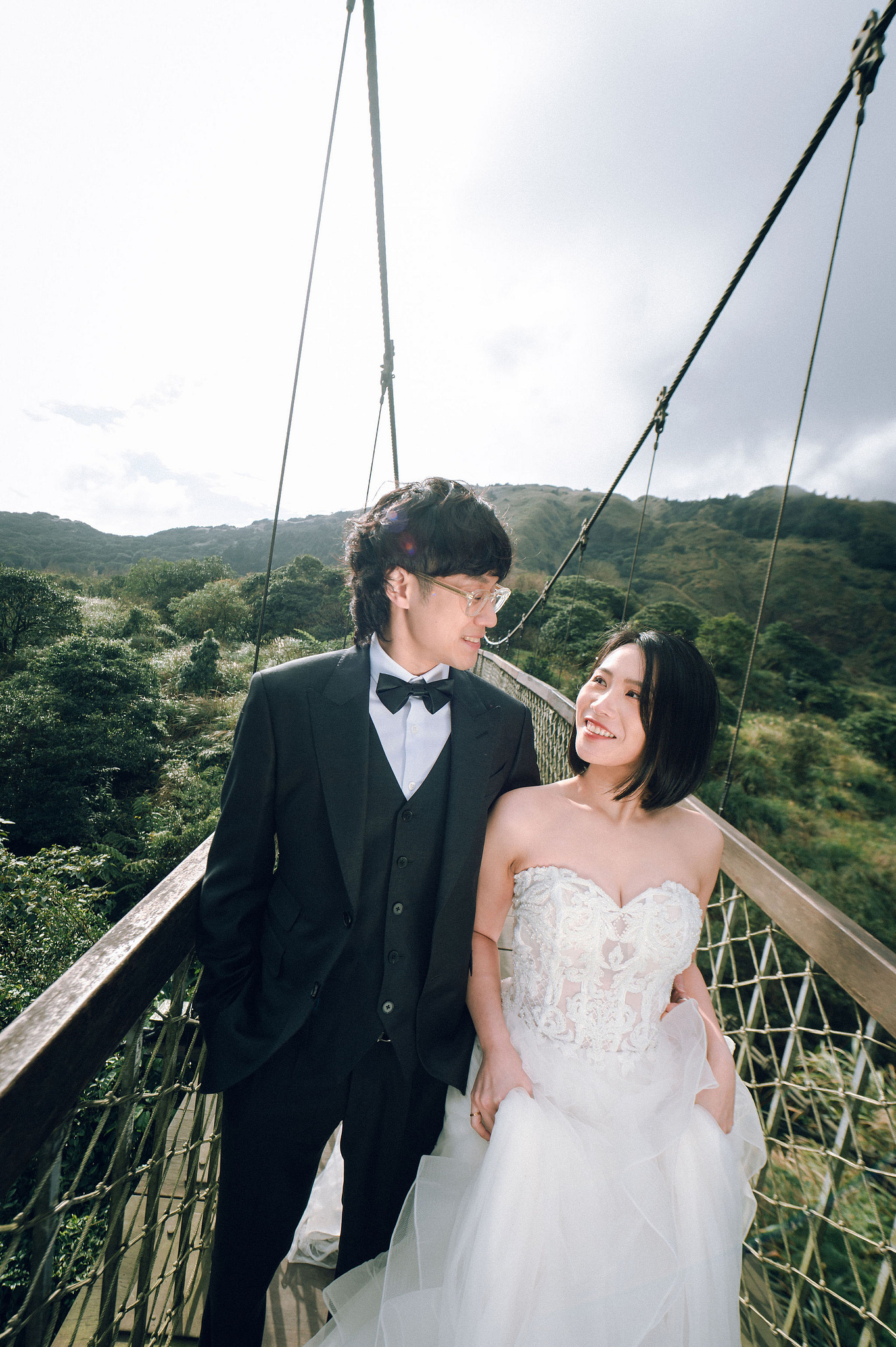 Taiwan Pre-Wedding Photoshoot | Ximending, Lengshuikeng & Jiufen at Leng Shui Keng pre-wedding photo