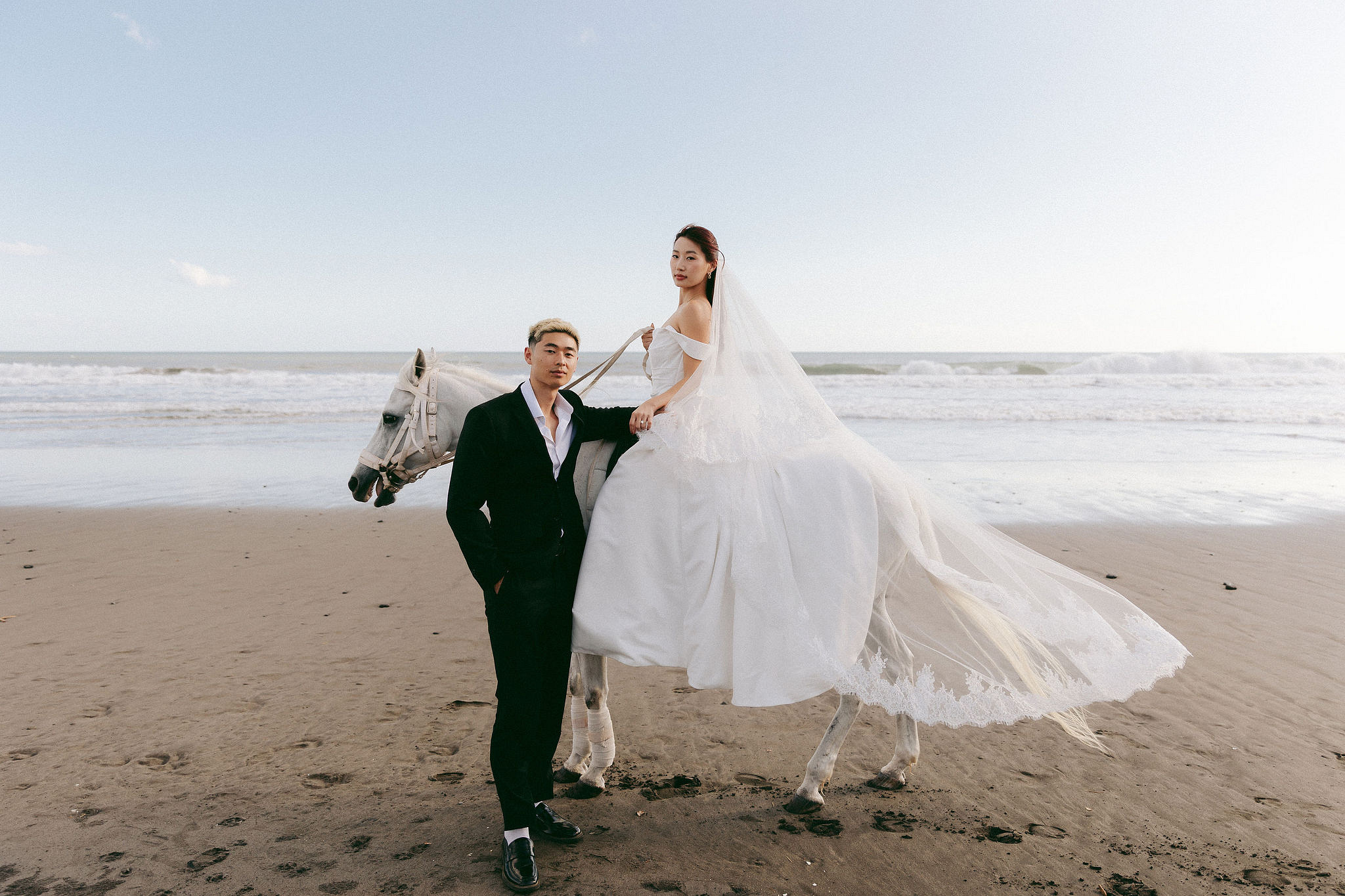Bali Pre-Wedding Photoshoot | Mt. Batur Pinggan Village, Gelato Diner & Black Sand Beach at Beach   pre-wedding photo