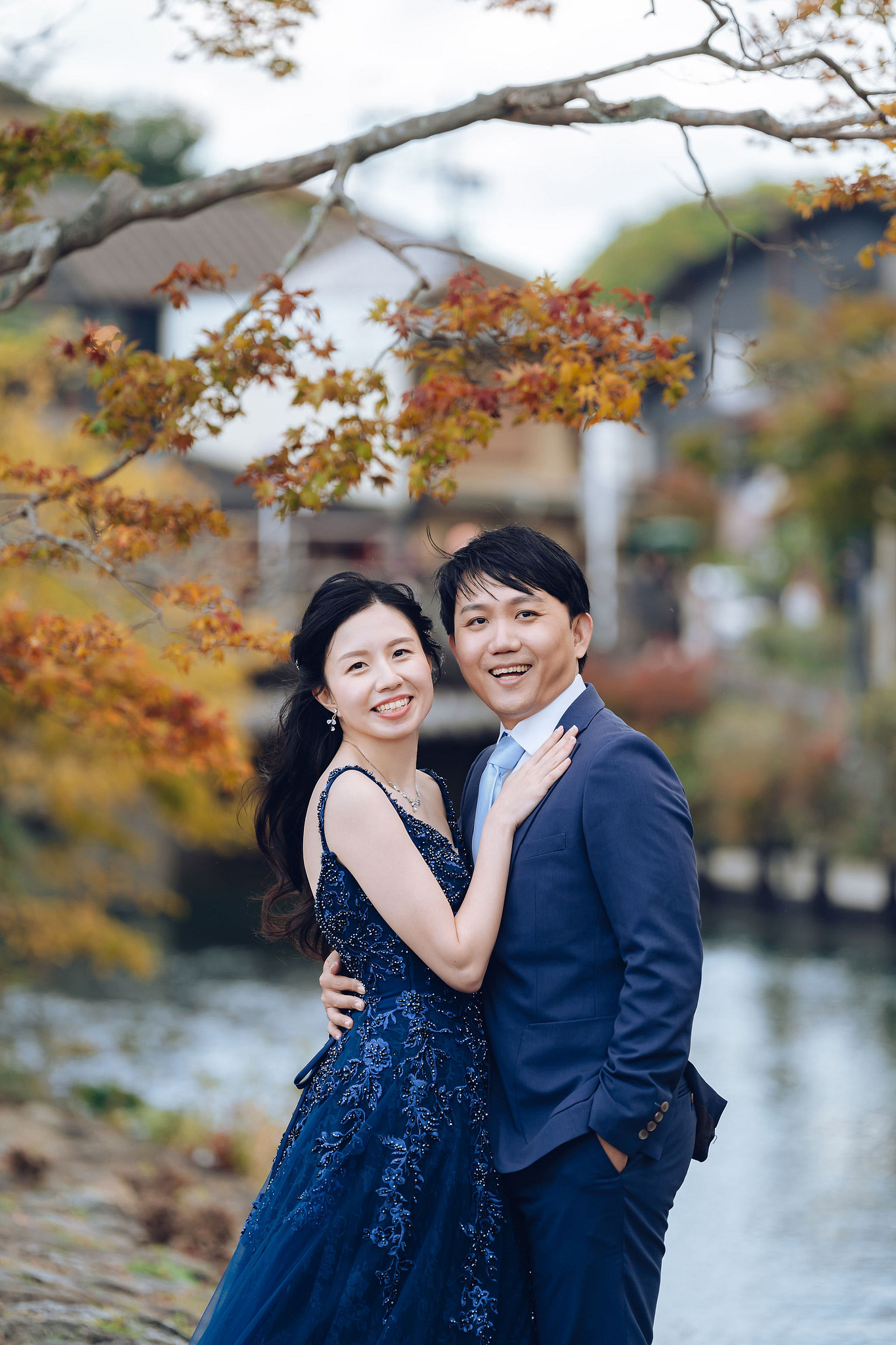 Kyoto Pre-Wedding Photoshoot | Traditional Higashiyama, Arashiyama Hills & Nighttime Railway at Arashiyama Area & Hillside pre-wedding photo