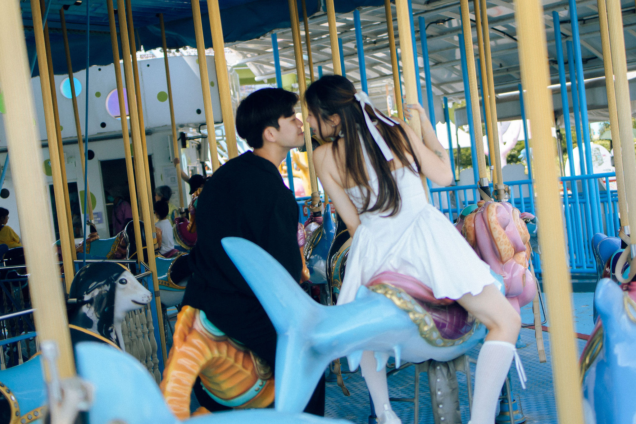 Taiwan Pre-Wedding Photoshoot | Dadaocheng & Children's Amusement Park at Children's Amusement Park pre-wedding photo