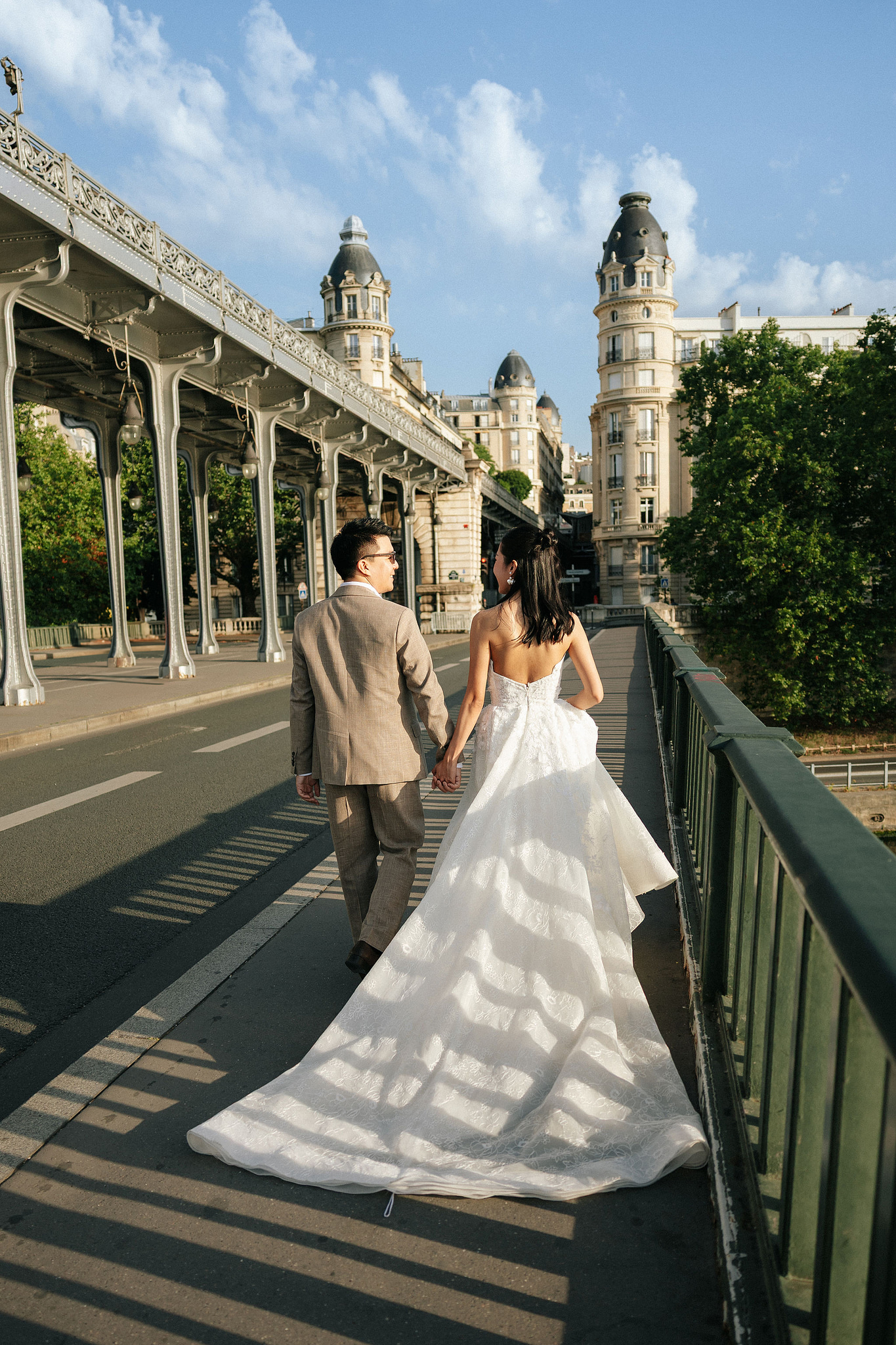 Paris Pre-Wedding Photoshoot | Place du Trocadéro, Bir-Hakeim Bridge & Parisian Streets at Bir-Hakeim Bridge pre-wedding photo