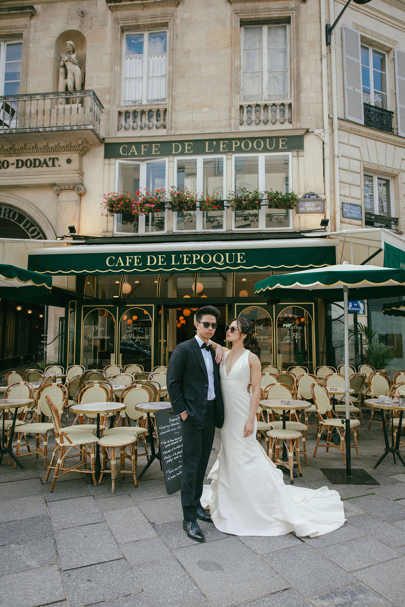 Paris Pre-Wedding Photoshoot | Place du Trocadéro, Luxembourg Gardens, Parisian Café, Louvre & Bir-Hakeim Bridge at Parisian Café pre-wedding photo