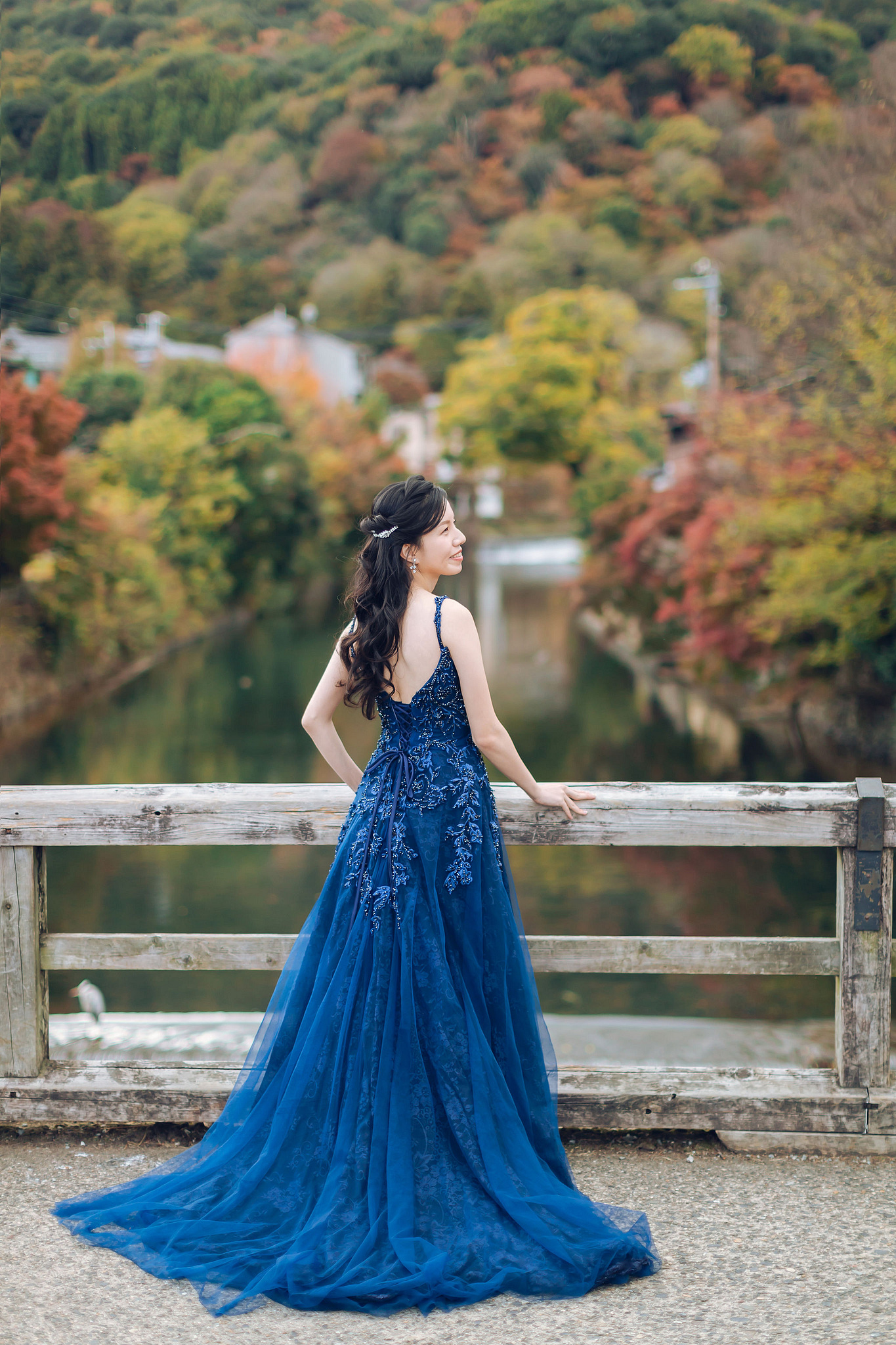 Kyoto Pre-Wedding Photoshoot | Traditional Higashiyama, Arashiyama Hills & Nighttime Railway at Arashiyama Area & Hillside pre-wedding photo