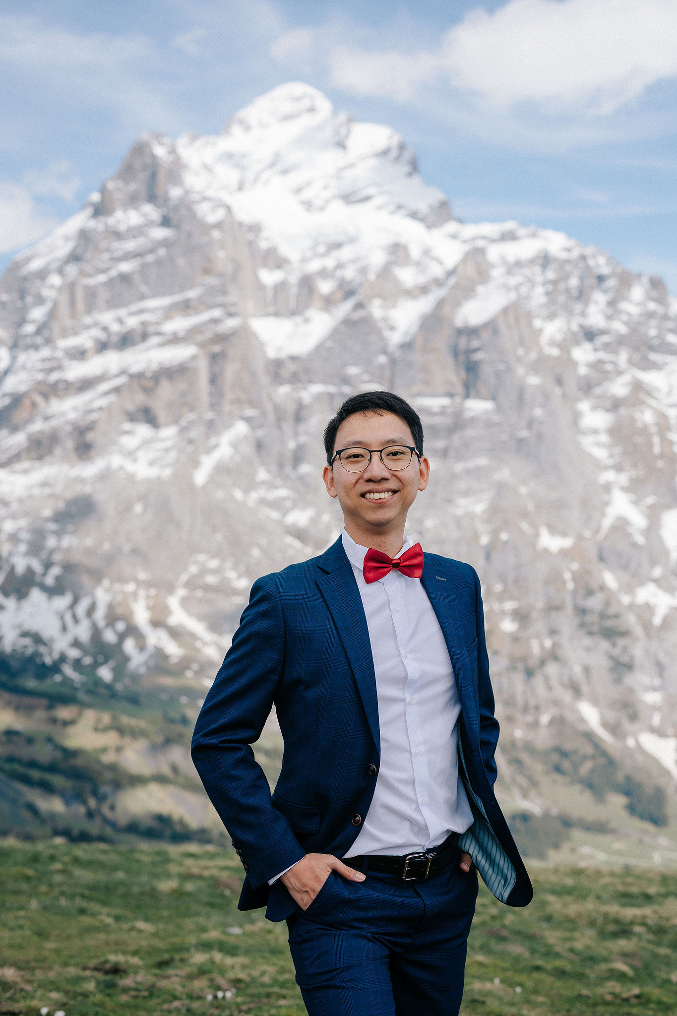 Switzerland Pre-Wedding Photoshoot | Grindelwald First & Grindelwald Village & Lake Brienz at Grindelwald First pre-wedding photo