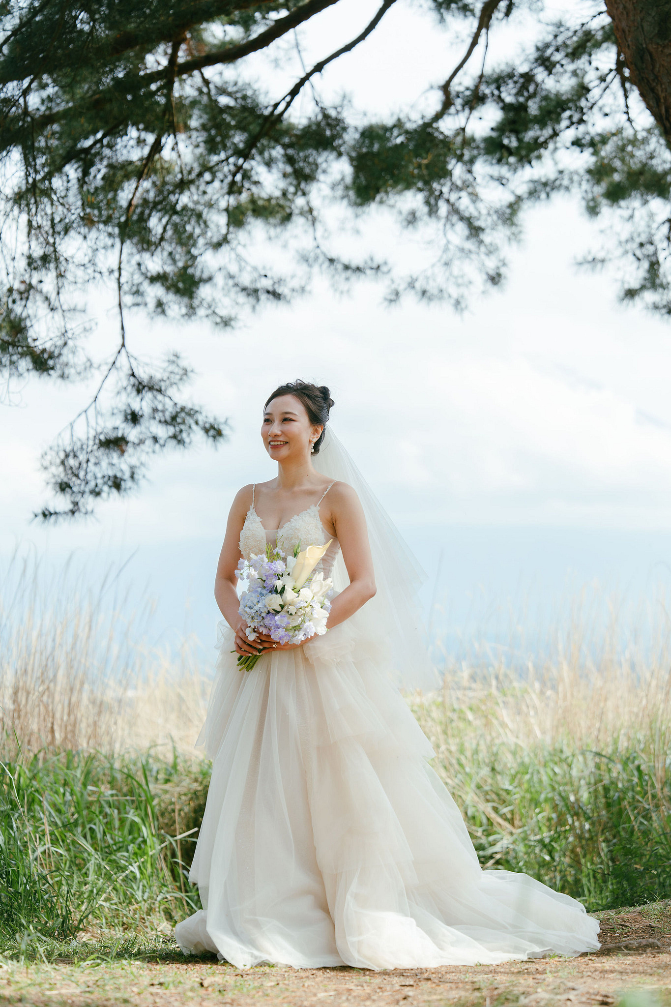 Mt. Fuji Pre-Wedding Photoshoot | Mt. Fuji Village, Oishi Park, Lake Kawaguchiko & Mt. Fuji Park at Lake Kawaguchiko pre-wedding photo