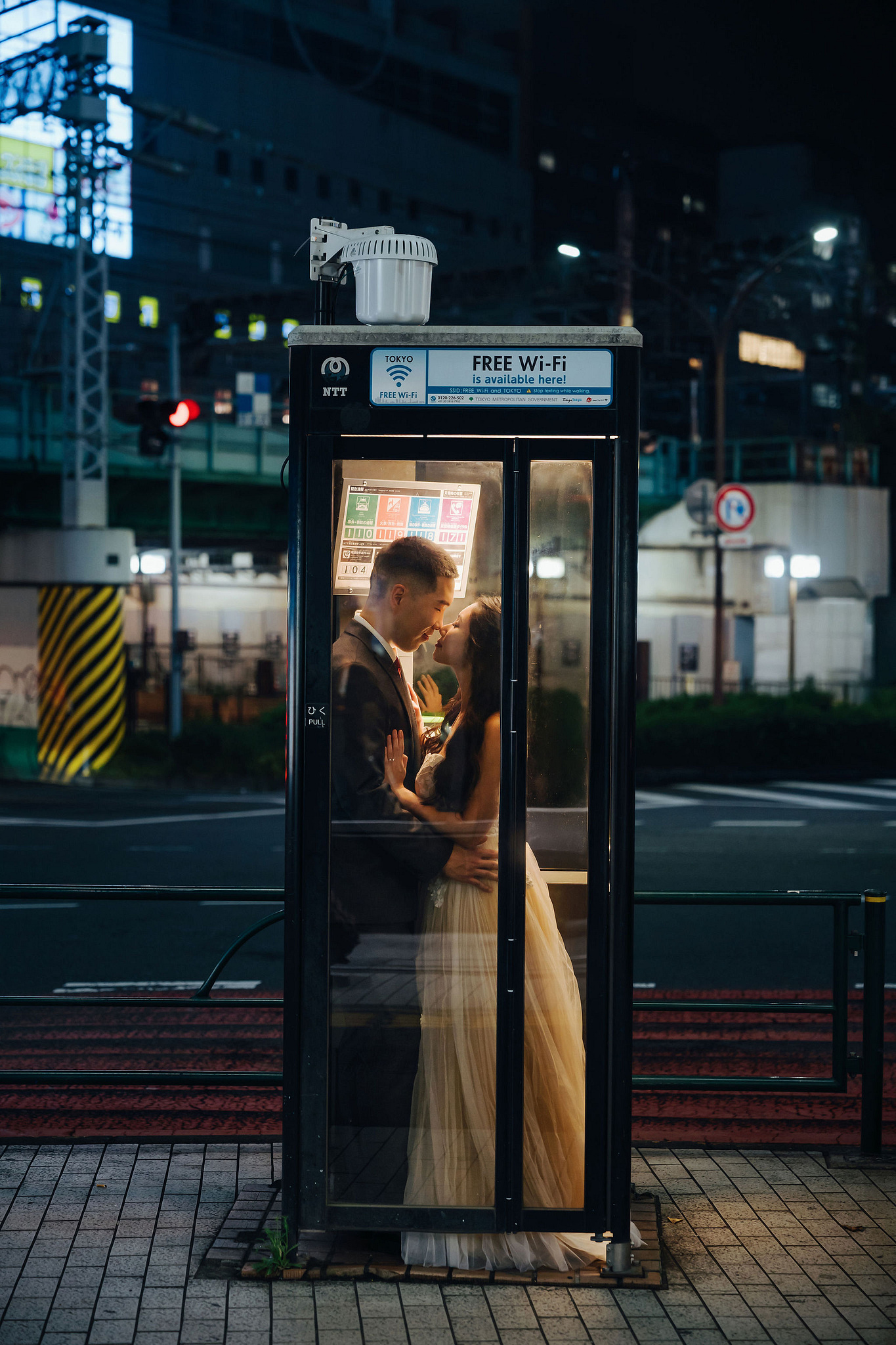 Tokyo Pre-Wedding Photoshoot | Tokyo Shrine, Tokyo Riverfront & Shinjuku at Shinjuku pre-wedding photo