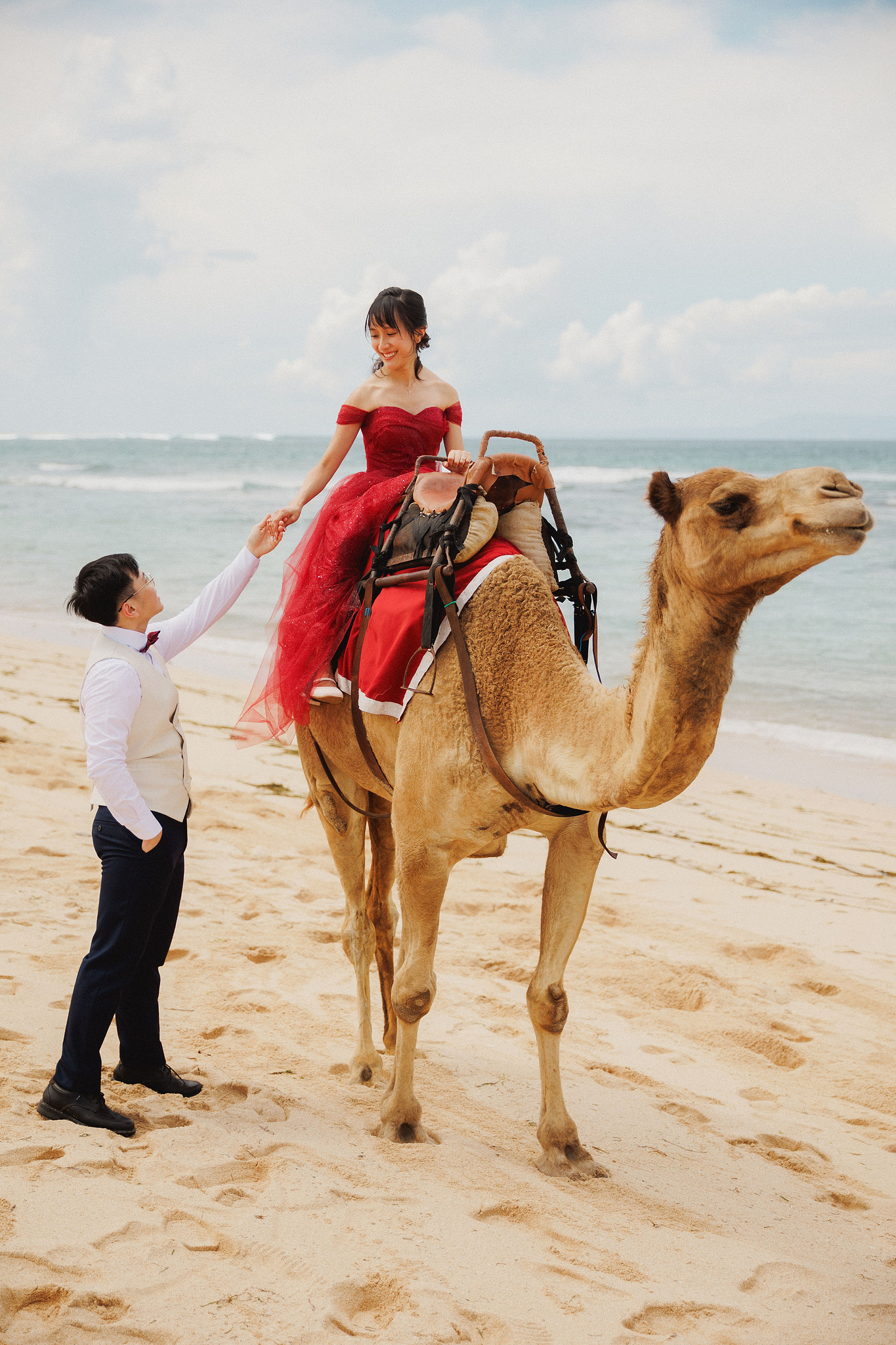 Bali Pre-Wedding Photoshoot | Pinggan Village, Sawangan Beach, Twin Cliff Valley & Malini Uluwatu at Sawangan Beach   pre-wedding photo