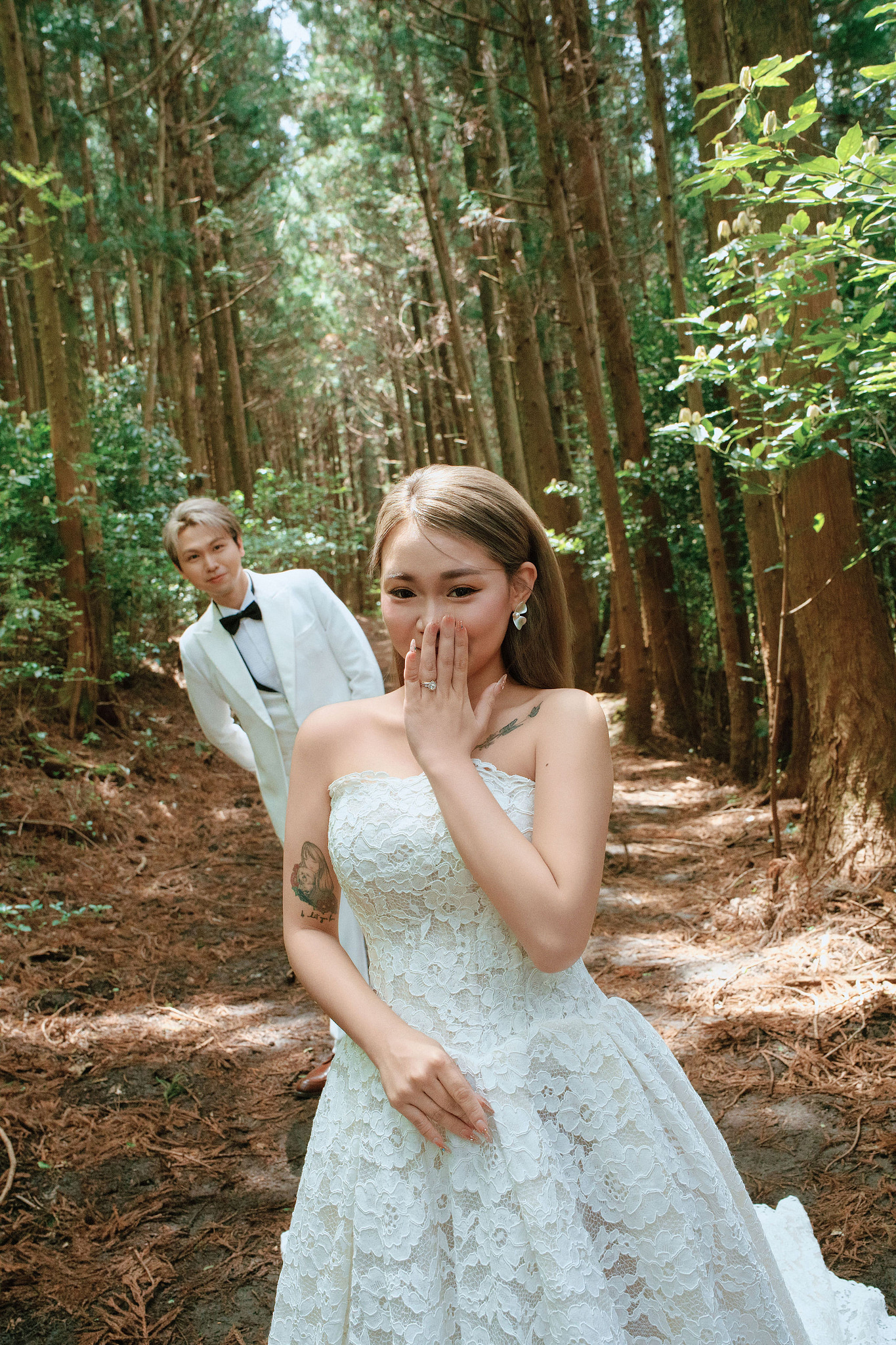 Jeju Pre-Wedding Photoshoot | Sangye-dong Forest, Yerae Ecological Park & Hyeopjae Beach at Sangye-dong Forest pre-wedding photo