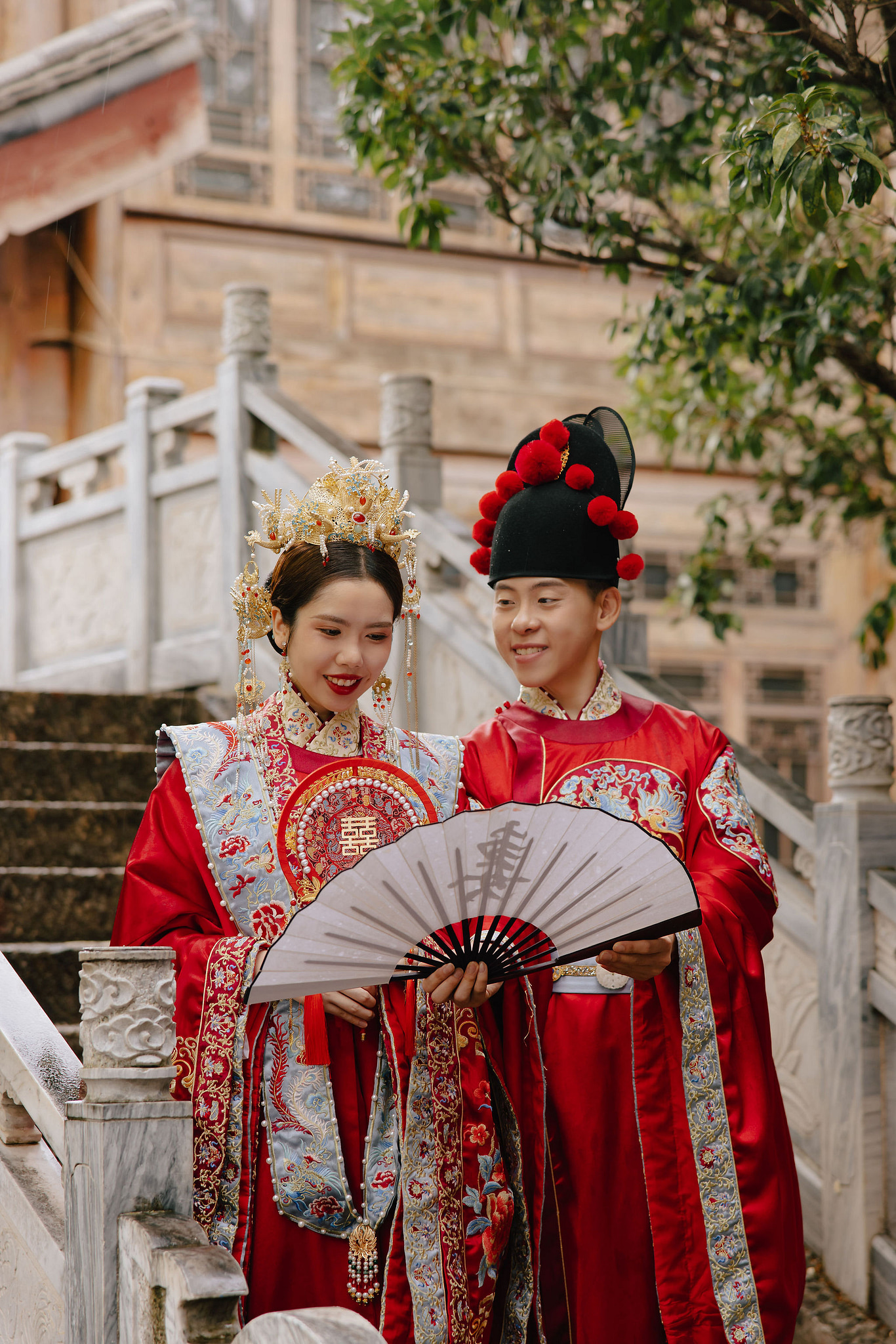 Yunnan Pre-Wedding Photoshoot Lijiang Dragon Jade Mountain Tribal Experience Ancient Town Hanfu at Yunnan Ancient Town pre-wedding photo