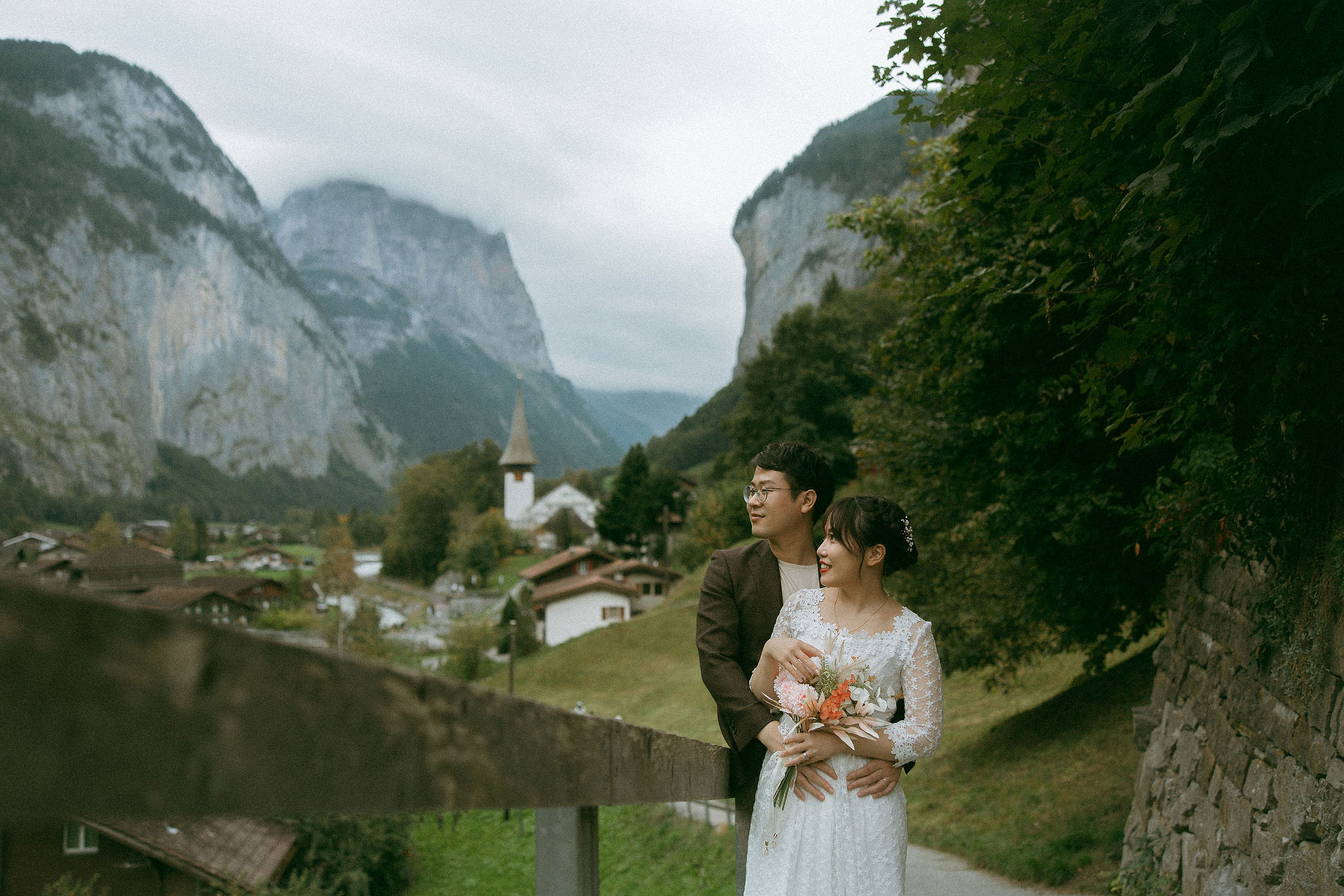 Switzerland Honeymoon Photoshoot Lucerne City Grindelwald First Cliff Lauterbrunnen Village at Lauterbrunnen pre-wedding photo