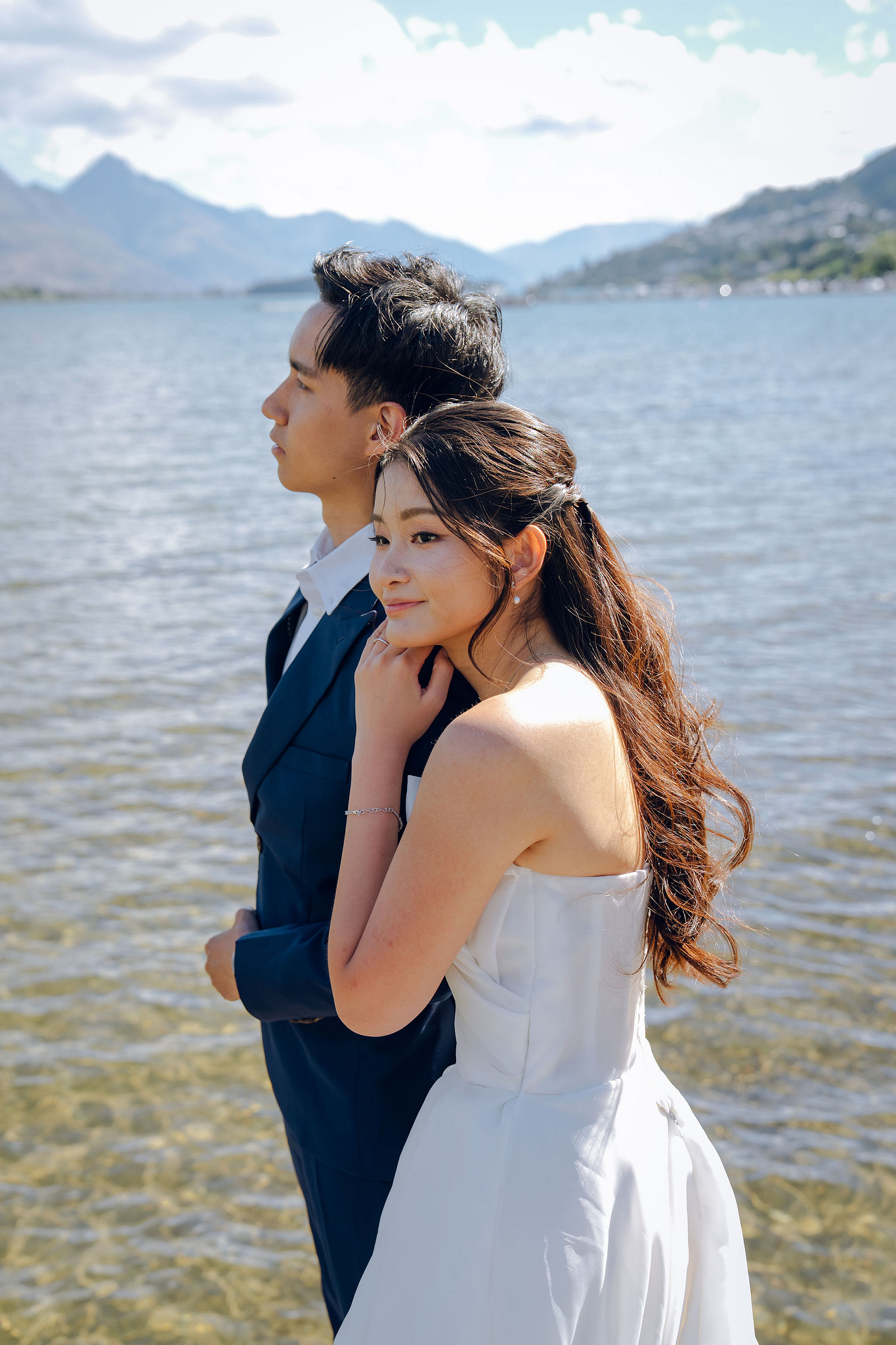 New Zealand Pre-Wedding Photoshoot | Coromandel Peak, Queenstown Highway & Alpaca Farm at Frankton Beach Boat Pier pre-wedding photo