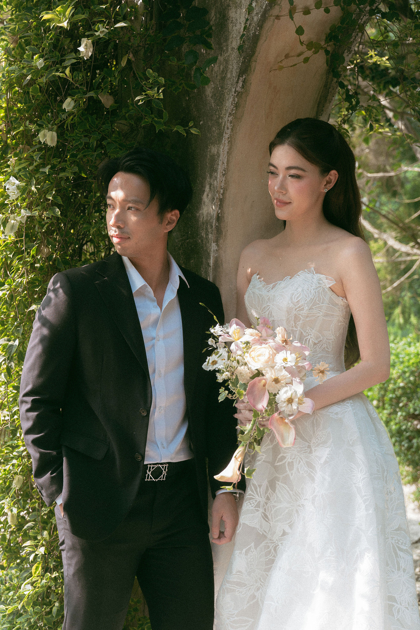 Ho Chi Minh Vietnam Pre-Wedding Photoshoot | European Film Studio, Market Streets & Saigon Bridge at Jardin de Rom pre-wedding photo