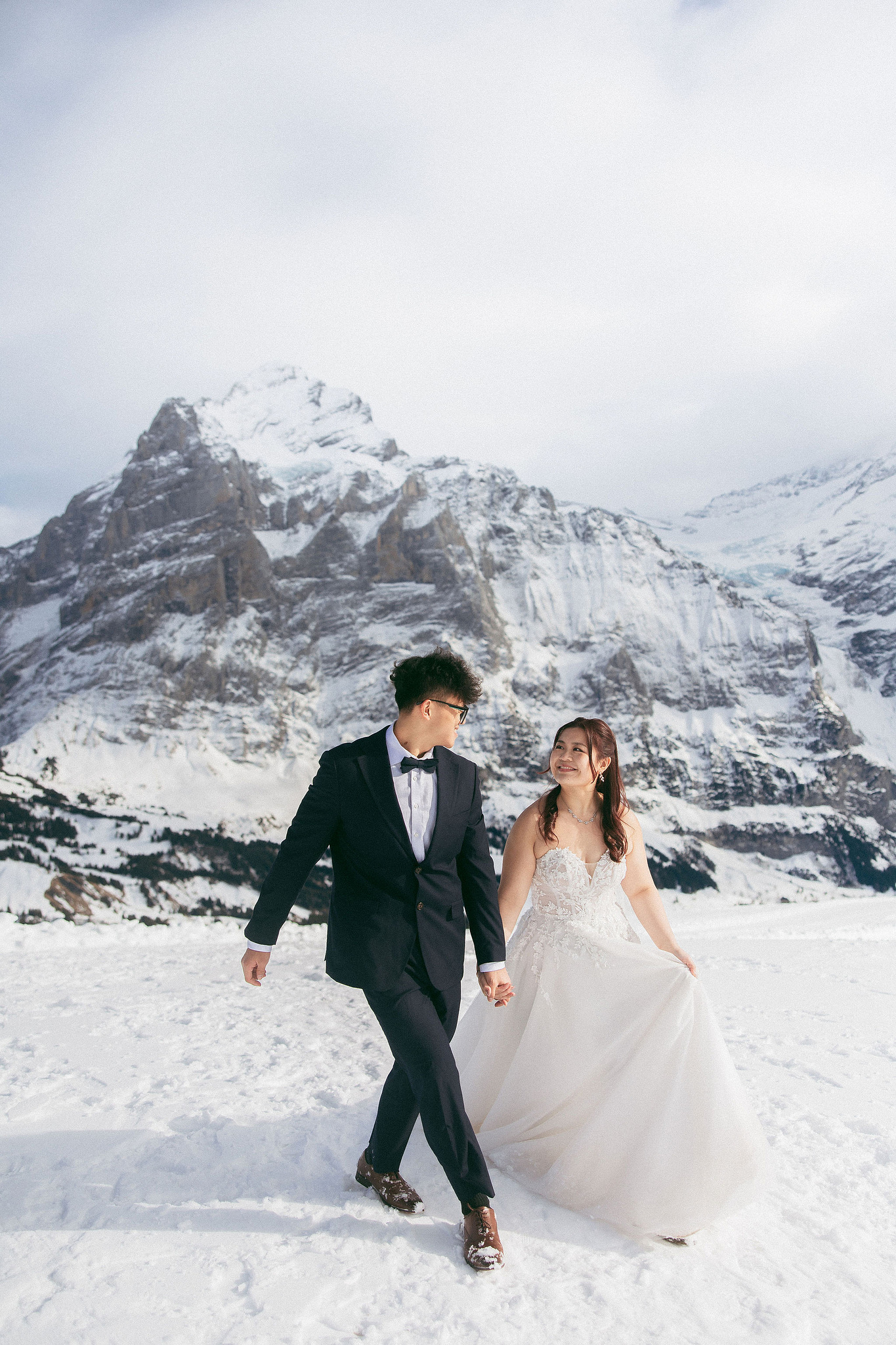 Switzerland Pre-Wedding Photoshoot | Lauterbrunnen, Grindelwald First & Lake Brienz at Grindelwald First pre-wedding photo