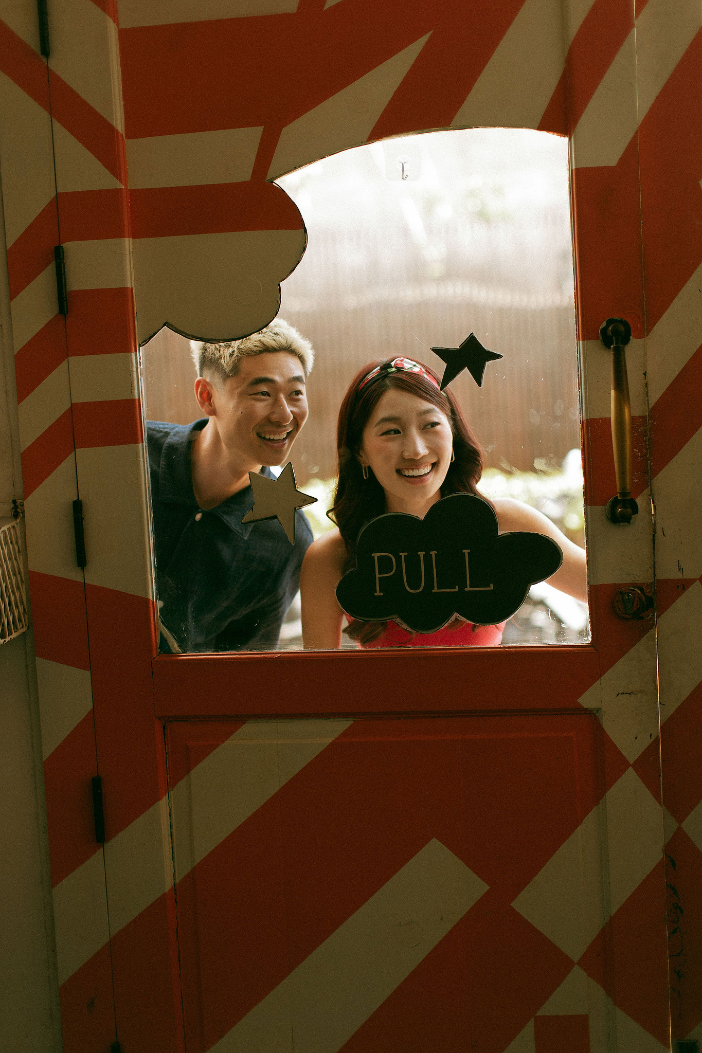 Bali Pre-Wedding Photoshoot | Mt. Batur Pinggan Village, Gelato Diner & Black Sand Beach at Restaurant   pre-wedding photo
