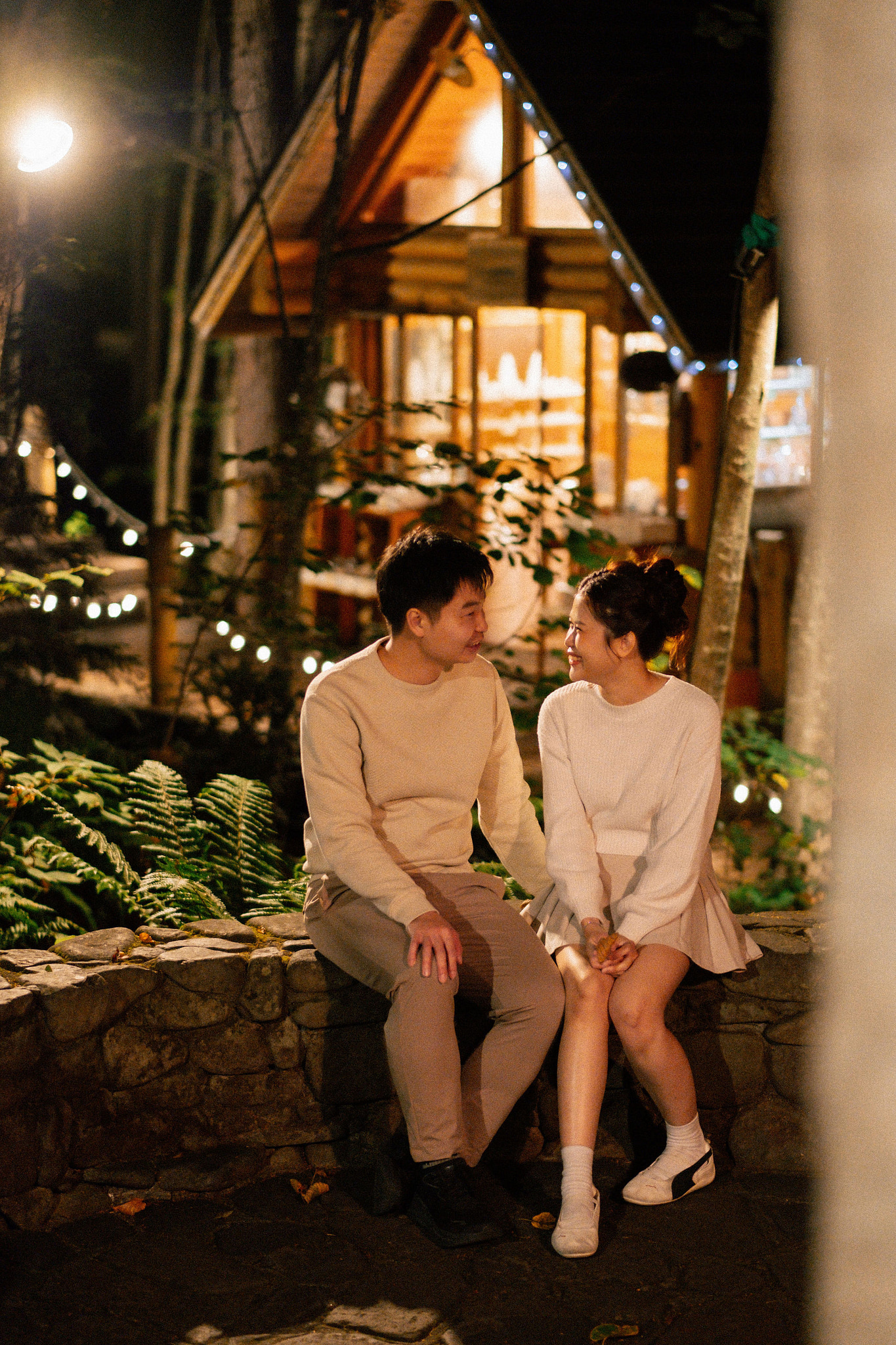 Furano, Hokkaido Pre-Wedding Photoshoot | Farm Chiyoda, Shikisai-no-oka & Ningle Terrace at Ningle Terrace pre-wedding photo