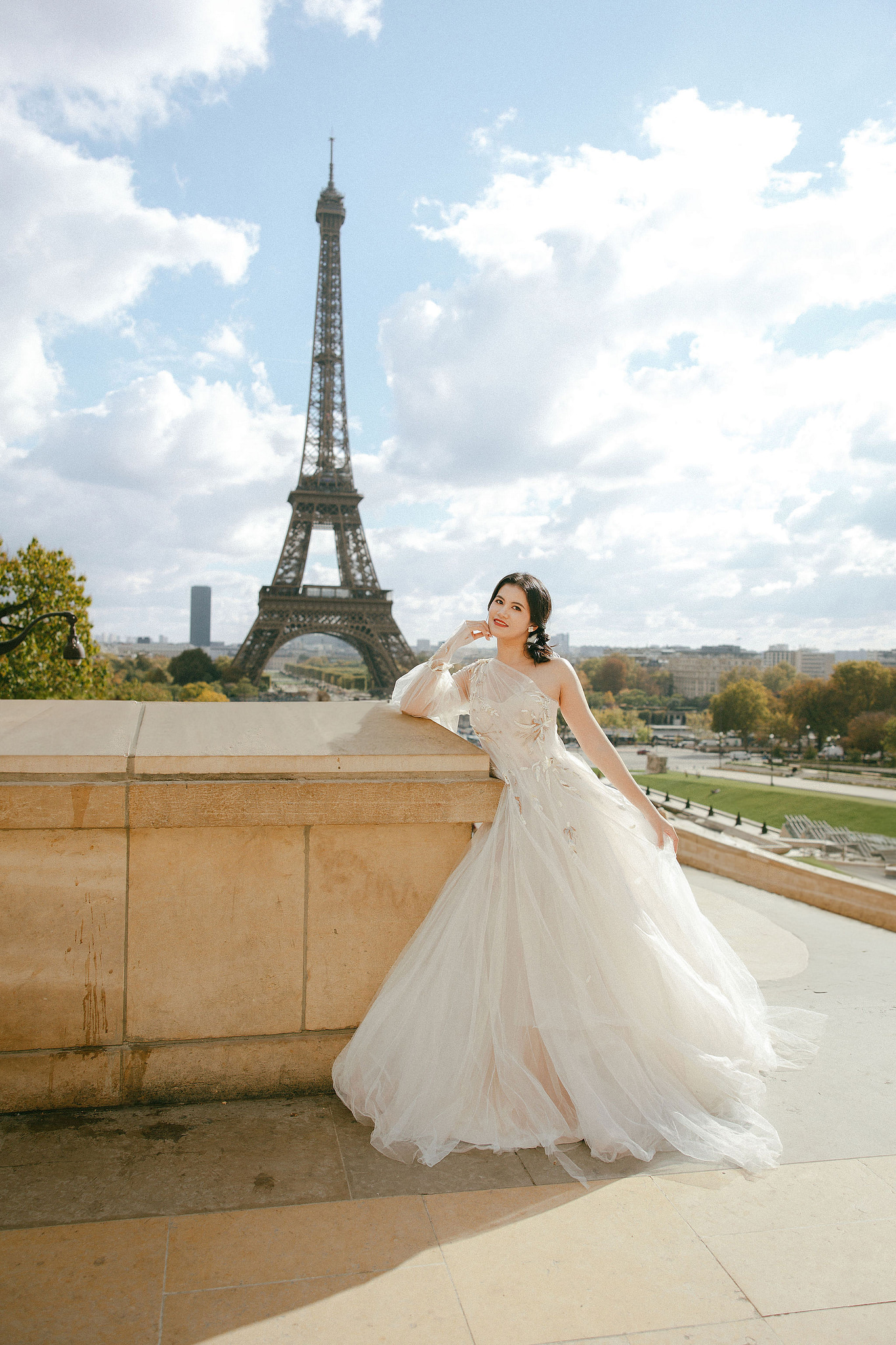 Paris Pre-Wedding Photoshoot | Place du Trocadéro, Avenue de Camoëns, Parisian Café, Tuileries Garden & Louvre at Place du Trocadéro pre-wedding photo