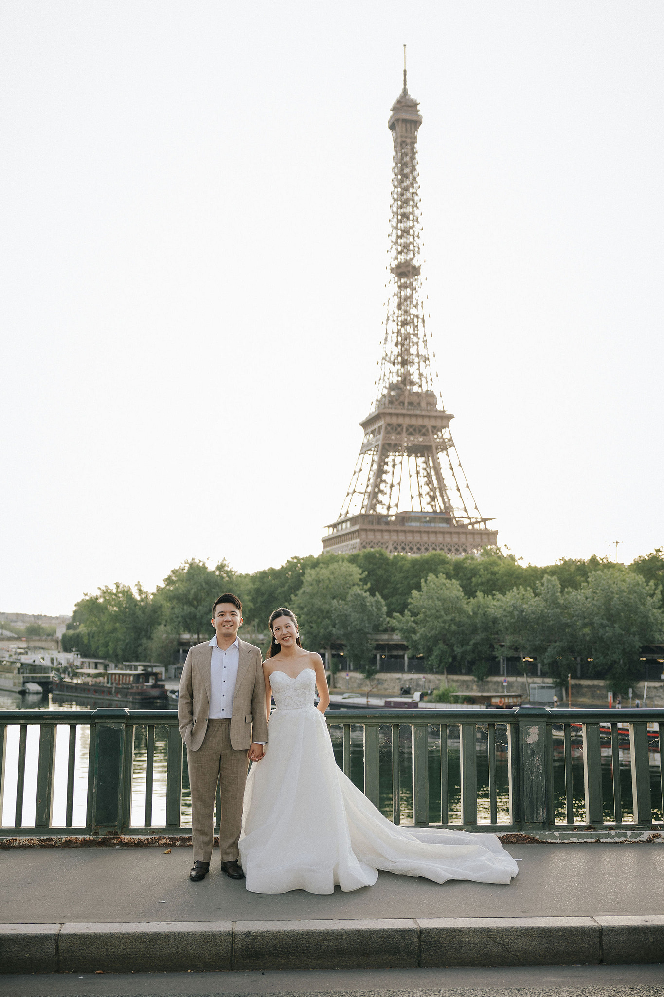 Paris Pre-Wedding Photoshoot | Place du Trocadéro, Bir-Hakeim Bridge & Parisian Streets at Bir-Hakeim Bridge pre-wedding photo