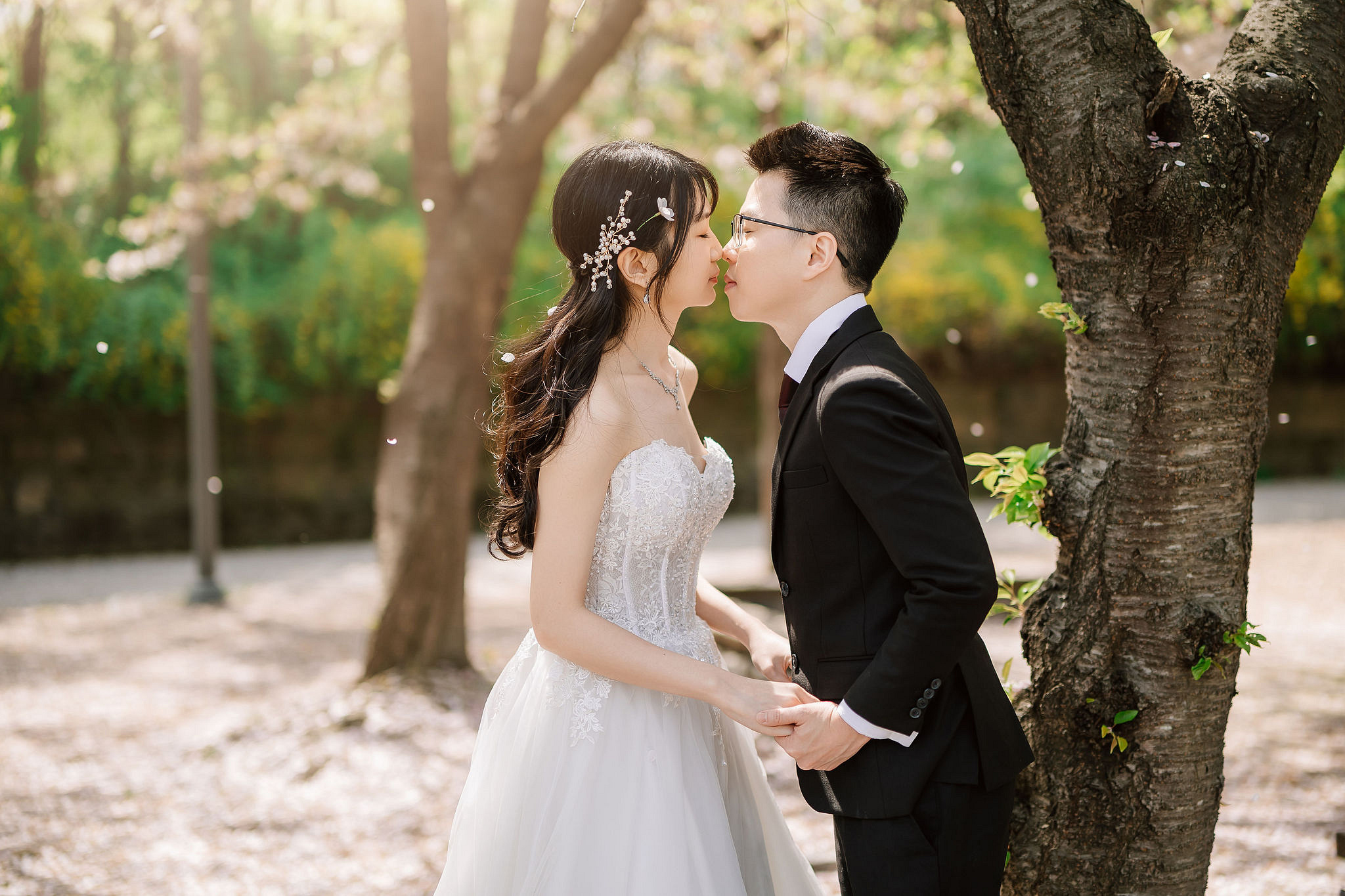 Seoul Pre-Wedding Photoshoot | Seoul Forest, Namsangol Hanok Village & Samcheong-dong at Seoul Forest pre-wedding photo