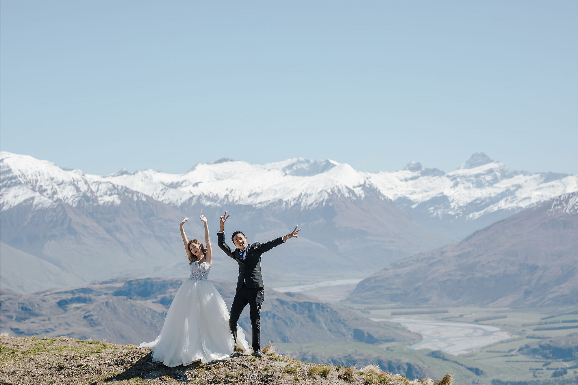 Kryz Uy And Slater Pre Wedding Photoshoot At Roy's Peak, Alpaca Farm And Arrowtown at Coromandel Peak pre-wedding photo