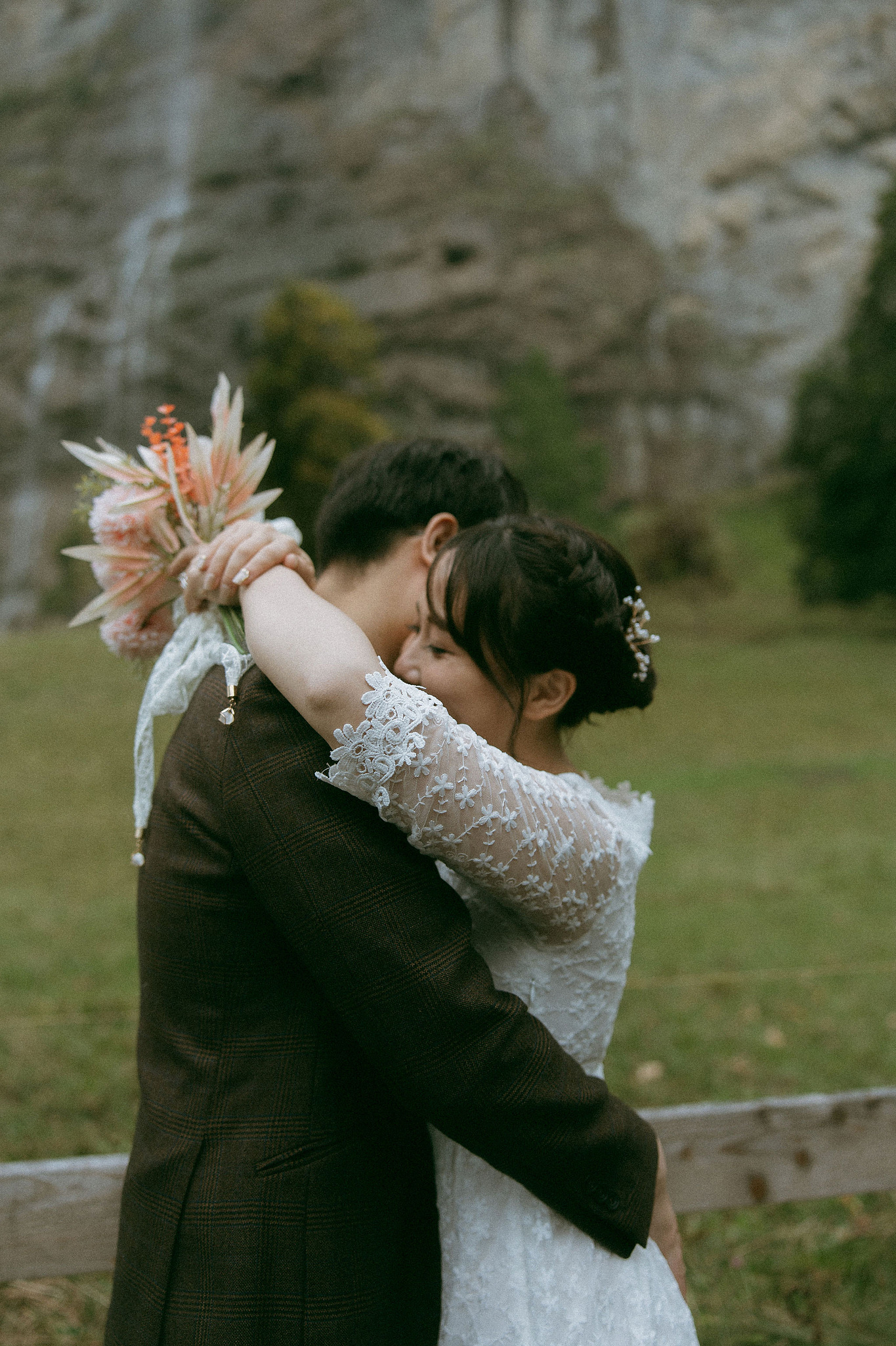 Switzerland Honeymoon Photoshoot Lucerne City Grindelwald First Cliff Lauterbrunnen Village at Lauterbrunnen pre-wedding photo