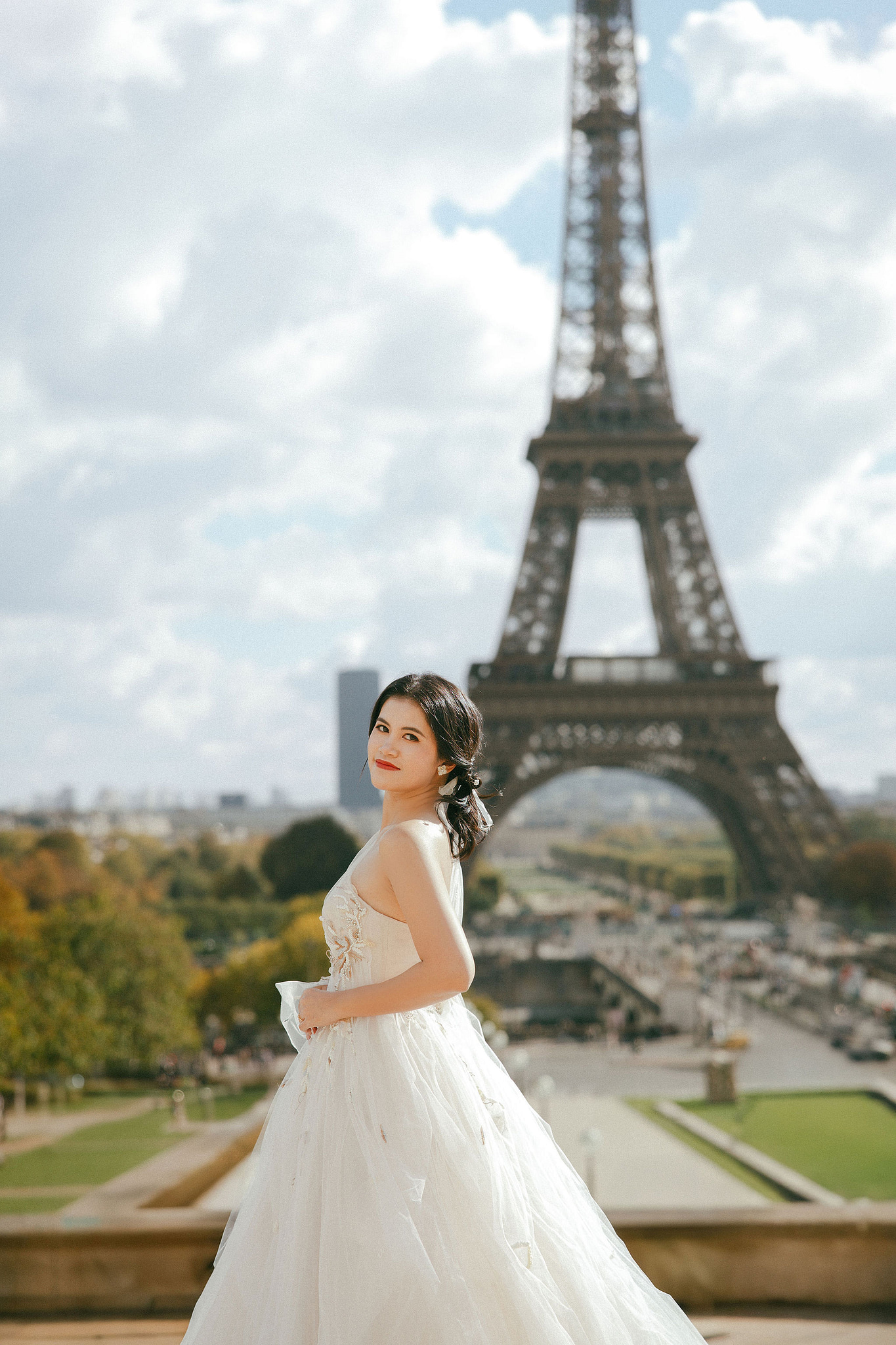 Paris Pre-Wedding Photoshoot | Place du Trocadéro, Avenue de Camoëns, Parisian Café, Tuileries Garden & Louvre at Place du Trocadéro pre-wedding photo