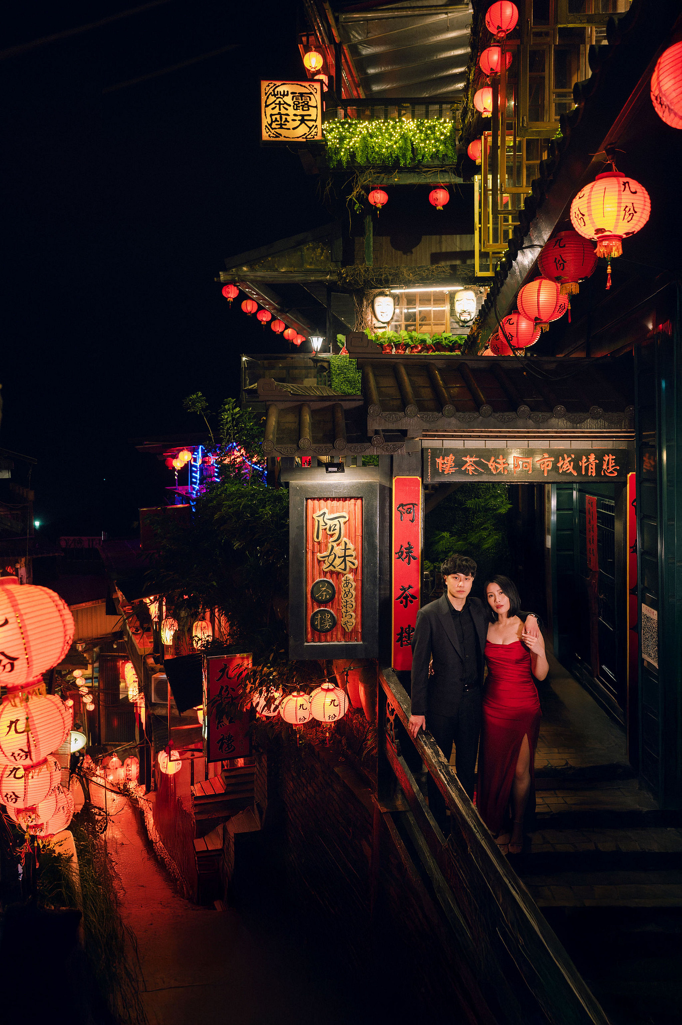 Taiwan Pre-Wedding Photoshoot | Ximending, Lengshuikeng & Jiufen at Jiufen pre-wedding photo