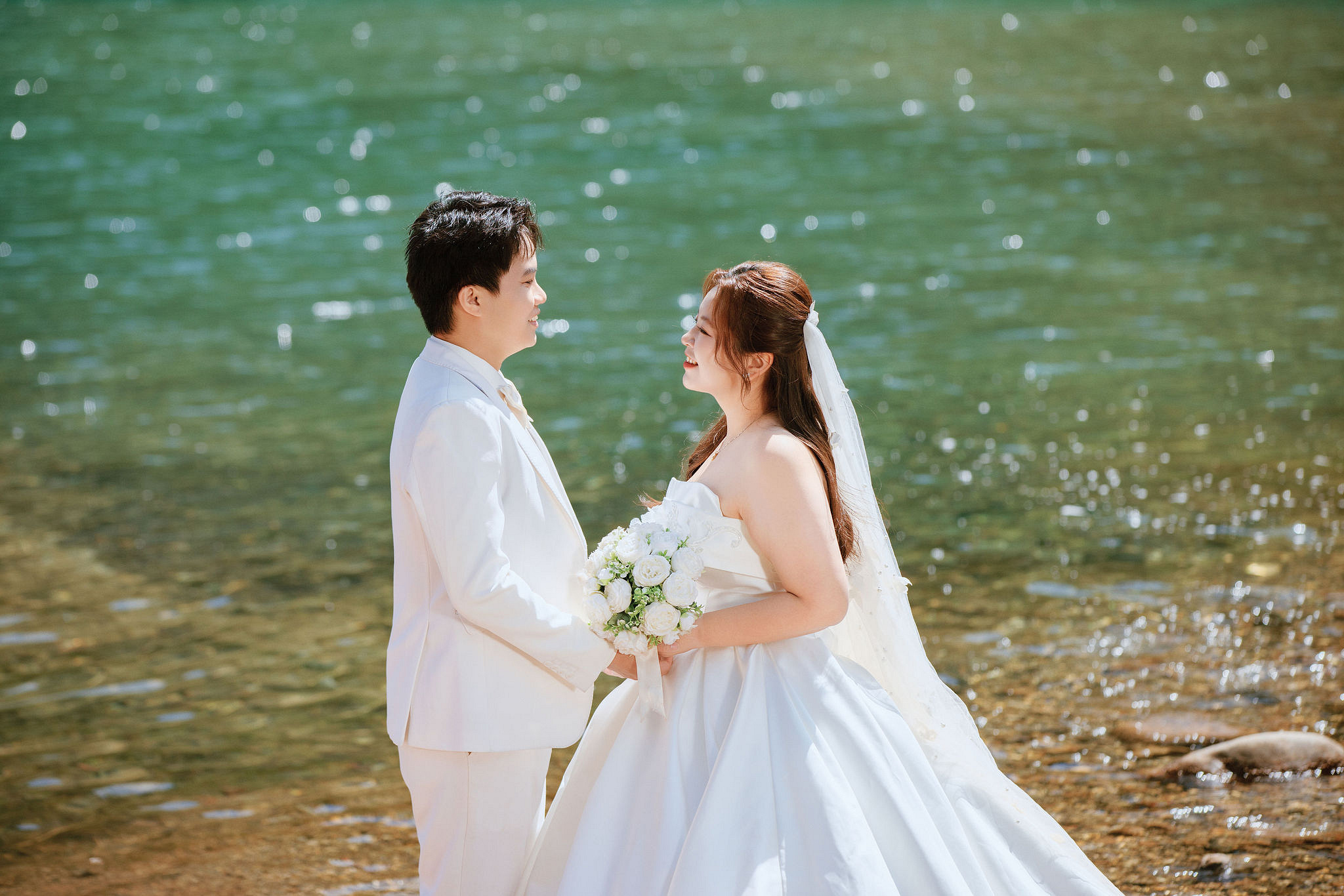 Lijiang Pre-Wedding Photoshoot | Spruce Meadow, Blue Moon Valley & Alpine Lake at Blue Moon Valley pre-wedding photo