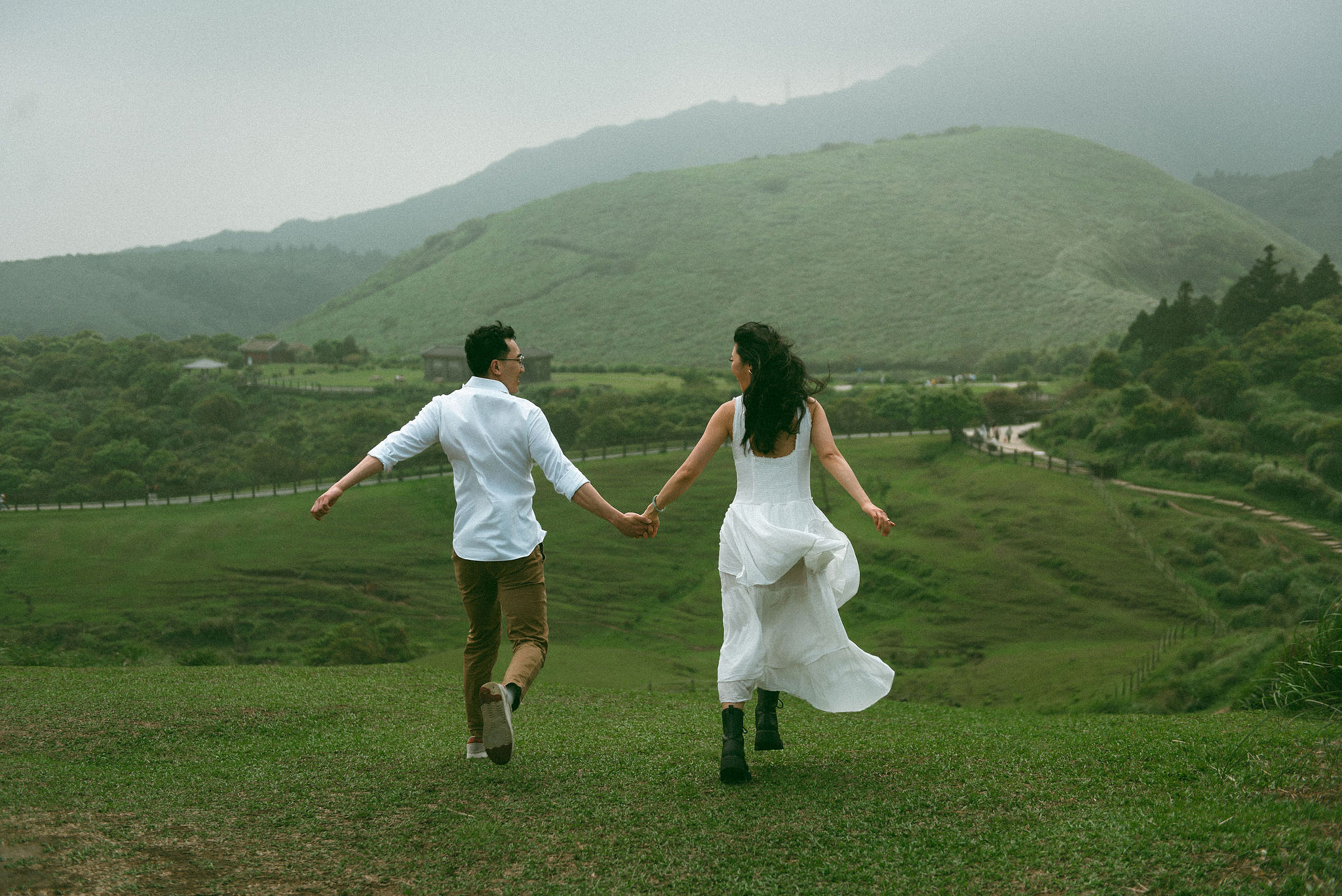 Taiwan Pre-Wedding Photoshoot | Cafe Chamber, Yangmingshan & Huaxi Street Night Market at Yangmingshan pre-wedding photo