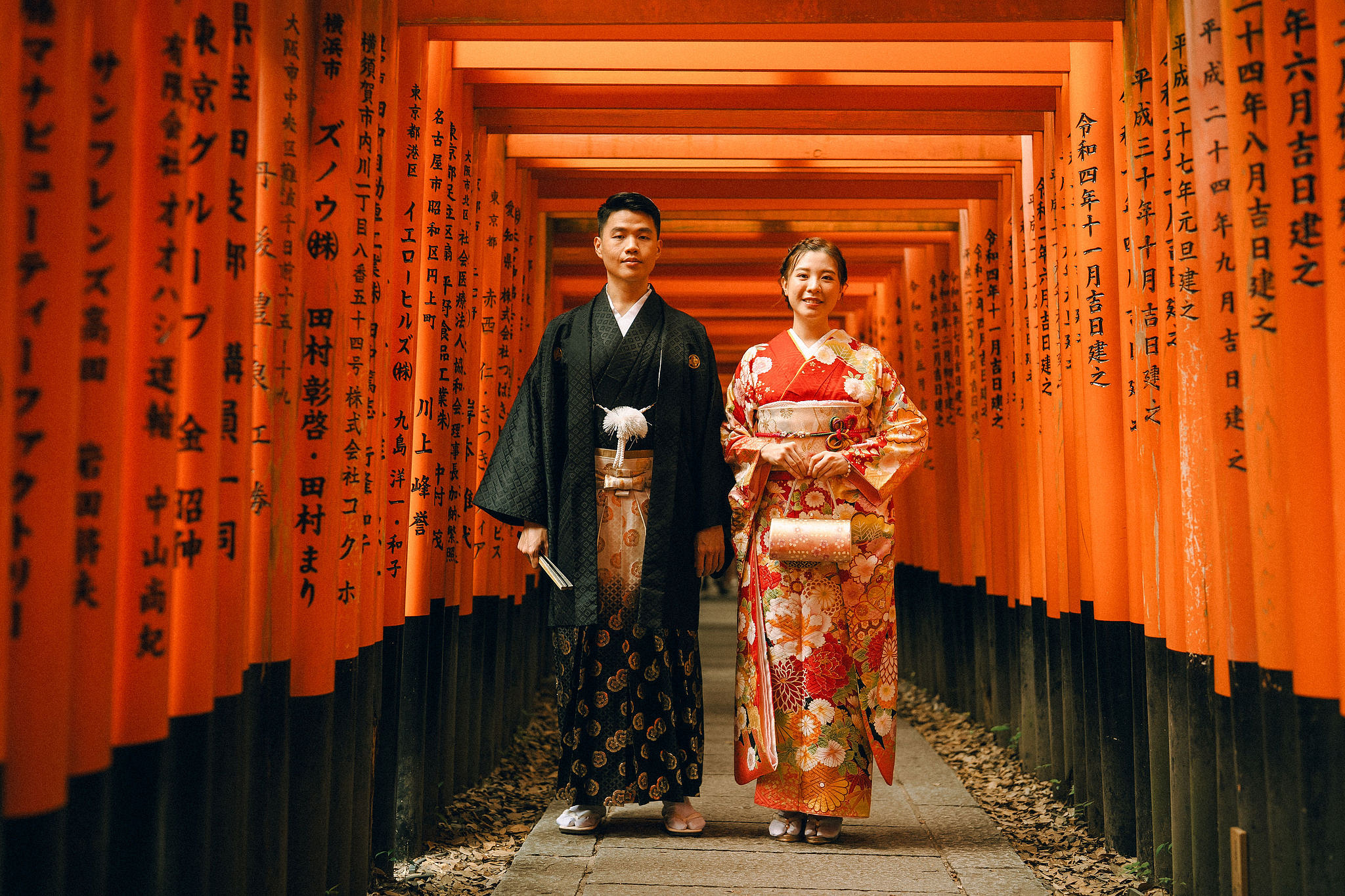 Kyoto Pre-Wedding Photoshoot | Fushimi Inari, Gion & Nara Park at Fushimi Inari Taisha pre-wedding photo