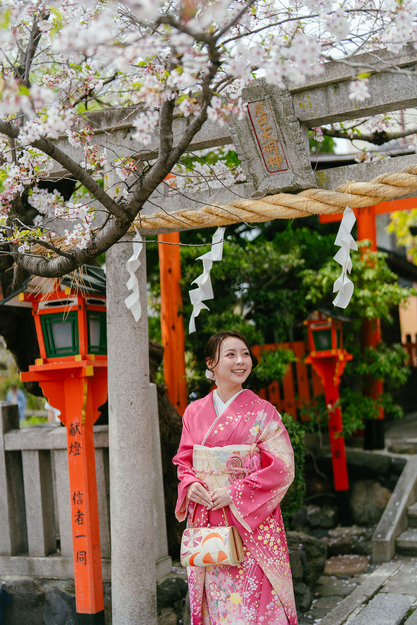 Kyoto Pre-Wedding Photoshoot | Fushimi Inari, Nara Deer Park & Mt. Wakakusa at Fushimi Inari pre-wedding photo