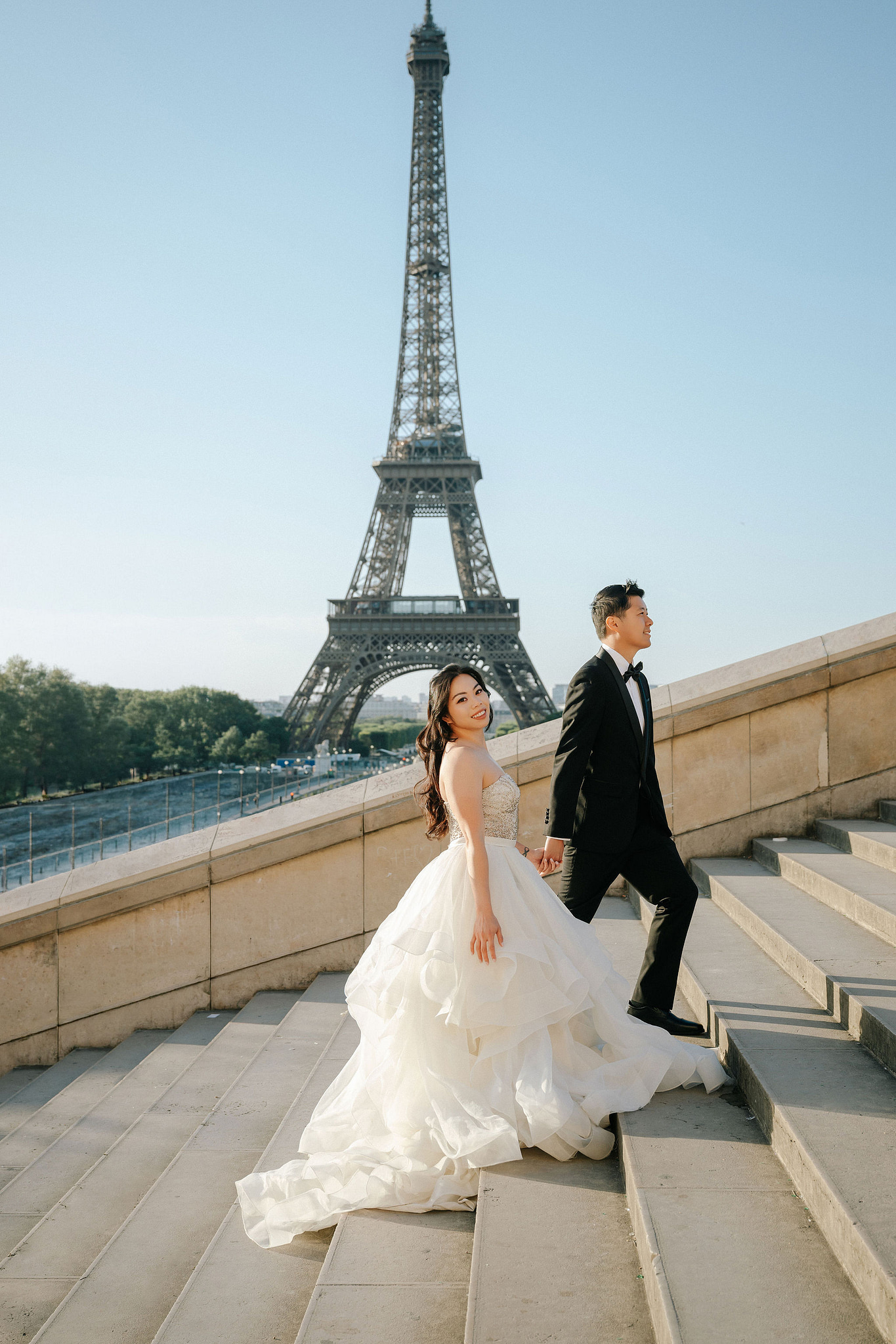Paris Pre-Wedding Photoshoot | Place du Trocadéro, Port Debilly, Louvre, Parisian Streets & Bir-Hakeim Bridge at Place du Trocadéro pre-wedding photo