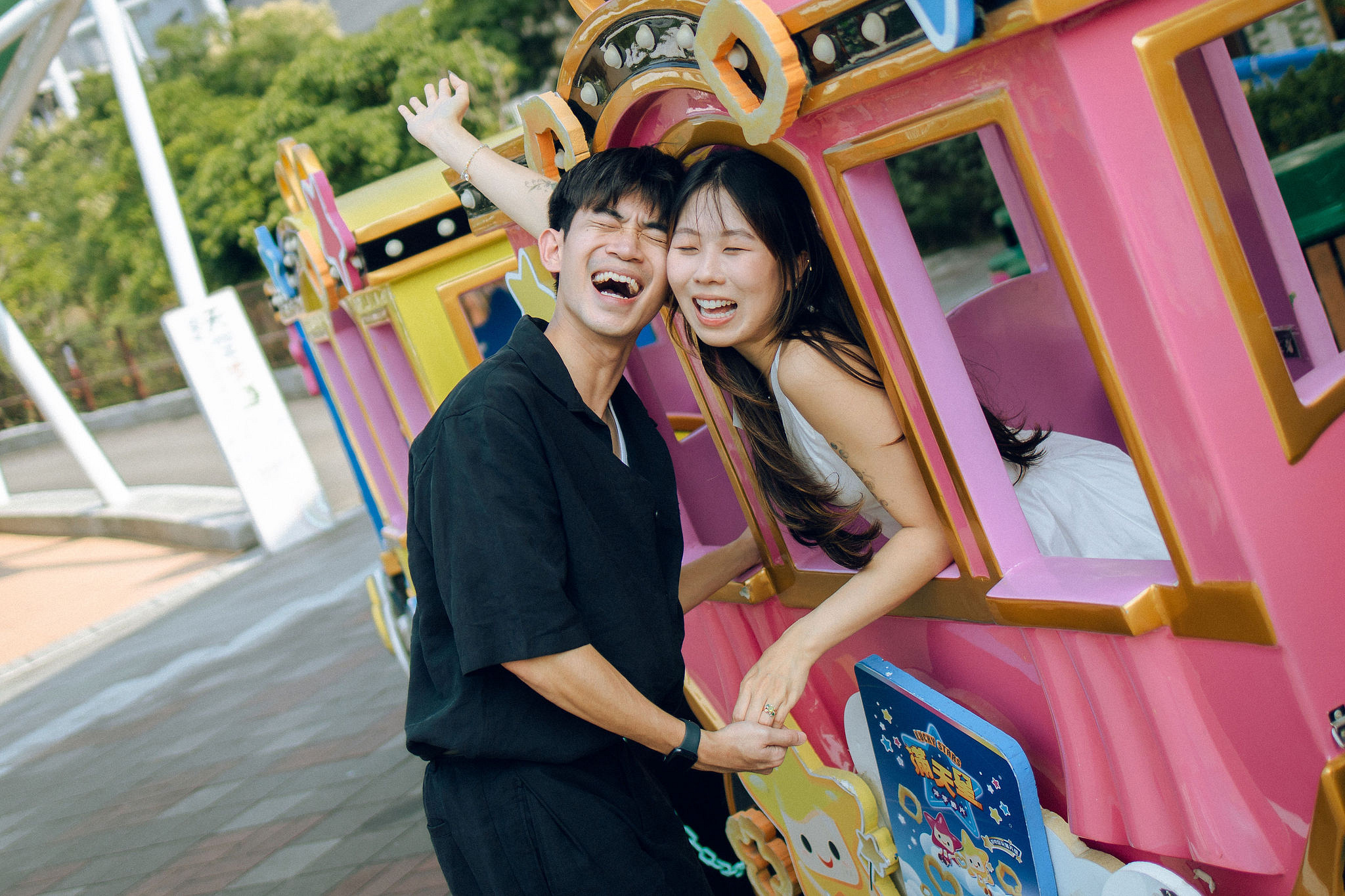 Taiwan Pre-Wedding Photoshoot | Dadaocheng & Children's Amusement Park at Children's Amusement Park pre-wedding photo