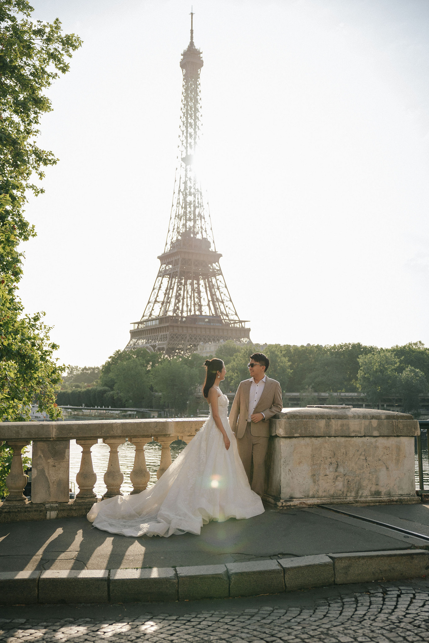 Paris Pre-Wedding Photoshoot | Place du Trocadéro, Bir-Hakeim Bridge & Parisian Streets at Bir-Hakeim Bridge pre-wedding photo