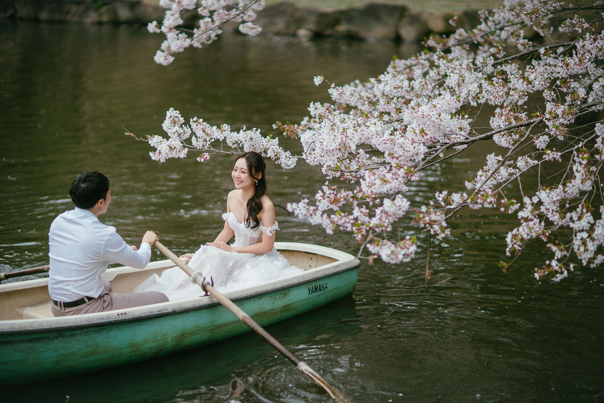 Kyoto Pre-Wedding Photoshoot | Fushimi Inari, Nara Deer Park & Mt. Wakakusa at Nara Deer Park pre-wedding photo
