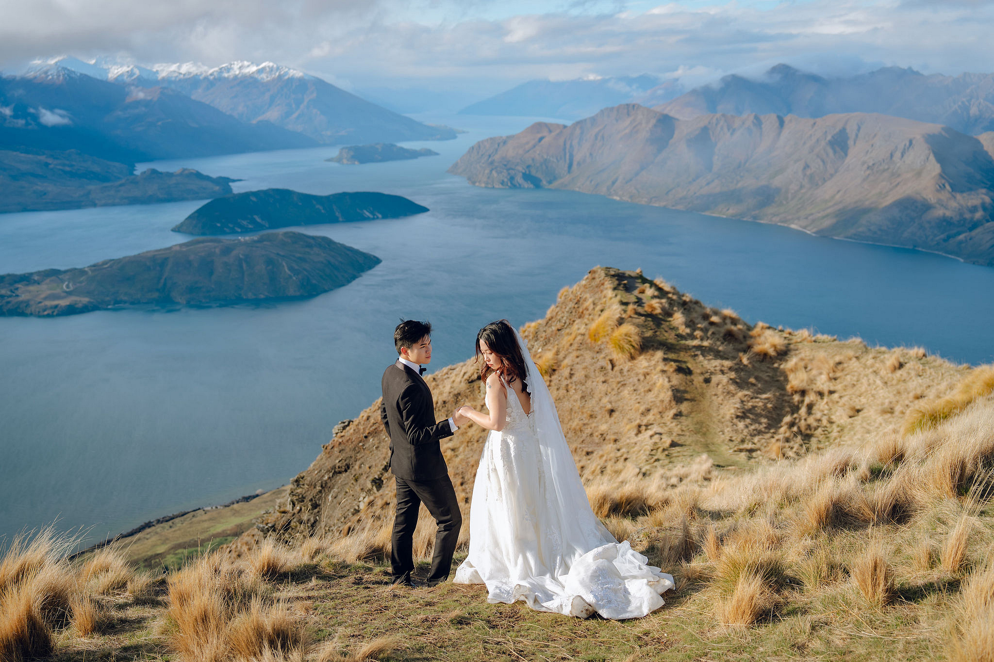 New Zealand Pre-Wedding Photoshoot | Lake Wakatipu, Alta Tarns, Coromandel Peak to Mount Cook at Coromandel Peak pre-wedding photo
